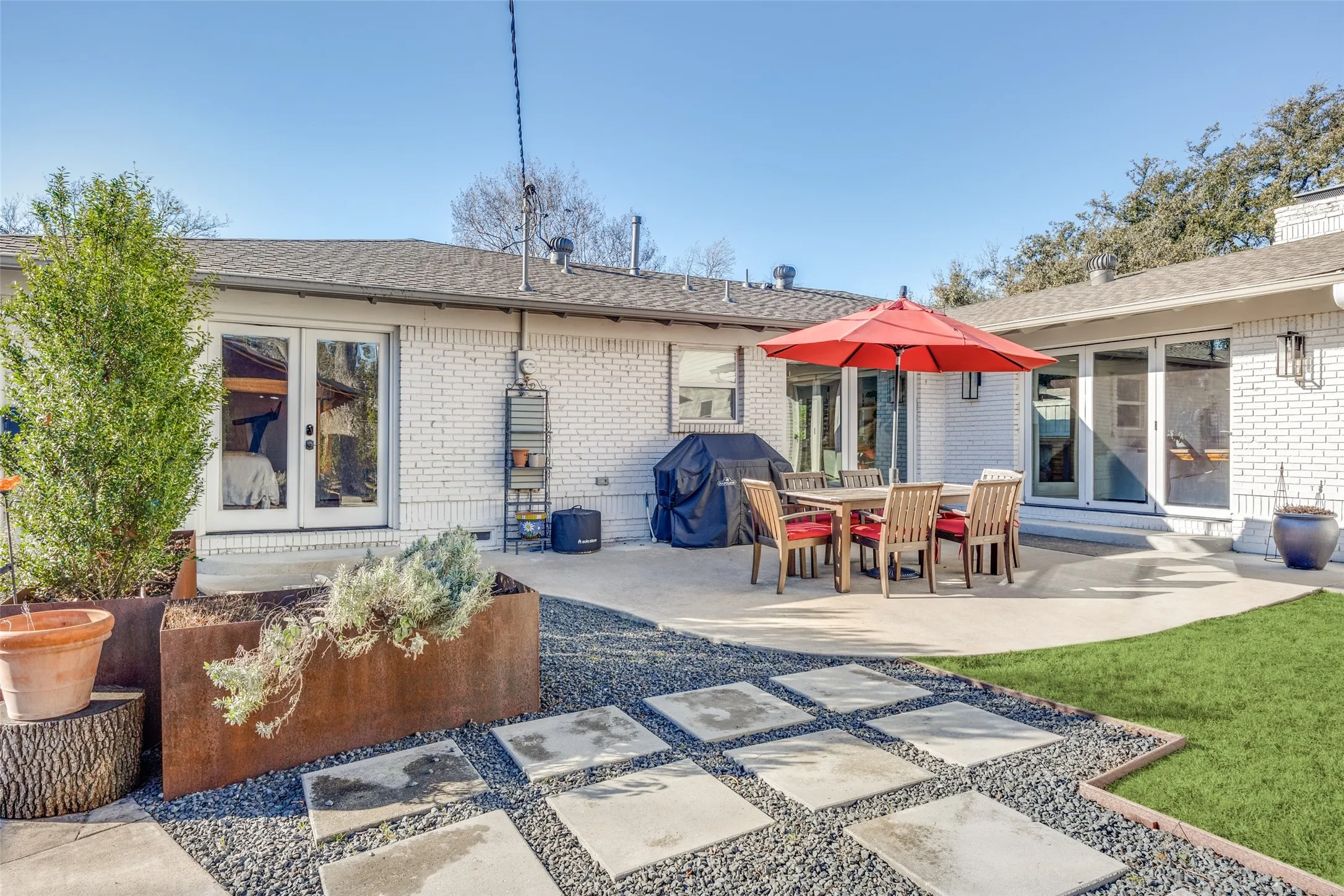 Single Family Residence For Rent in Dallas County , 6441 Park Lane, Dallas, Texas 75225, 4 Bedroom, 5 Bathroom, Garage spaces, 3,452 Sqft, built in 1953, mls#21304219, Real Estate Agent in Dallas, Homes For Rent in Dallas county, Homes For Rent in Dallas, Realtor in Dallas Texas, Real Estate Brokerage Independent Realty Texas, Luminita Cordes Realtor