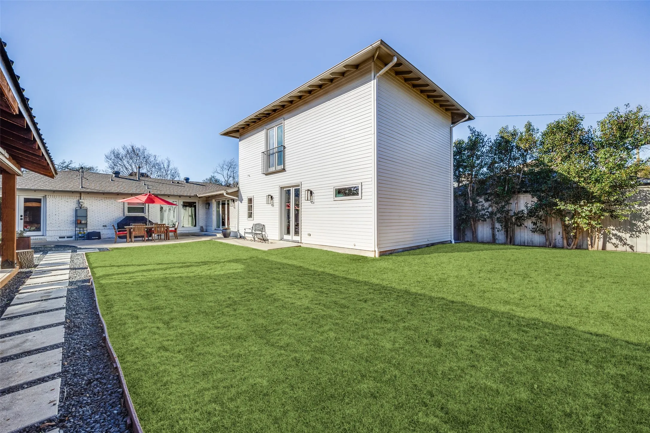 Single Family Residence For Rent in Dallas County , 6441 Park Lane, Dallas, Texas 75225, 4 Bedroom, 5 Bathroom, Garage spaces, 3,452 Sqft, built in 1953, mls#21304219, Real Estate Agent in Dallas, Homes For Rent in Dallas county, Homes For Rent in Dallas, Realtor in Dallas Texas, Real Estate Brokerage Independent Realty Texas, Luminita Cordes Realtor