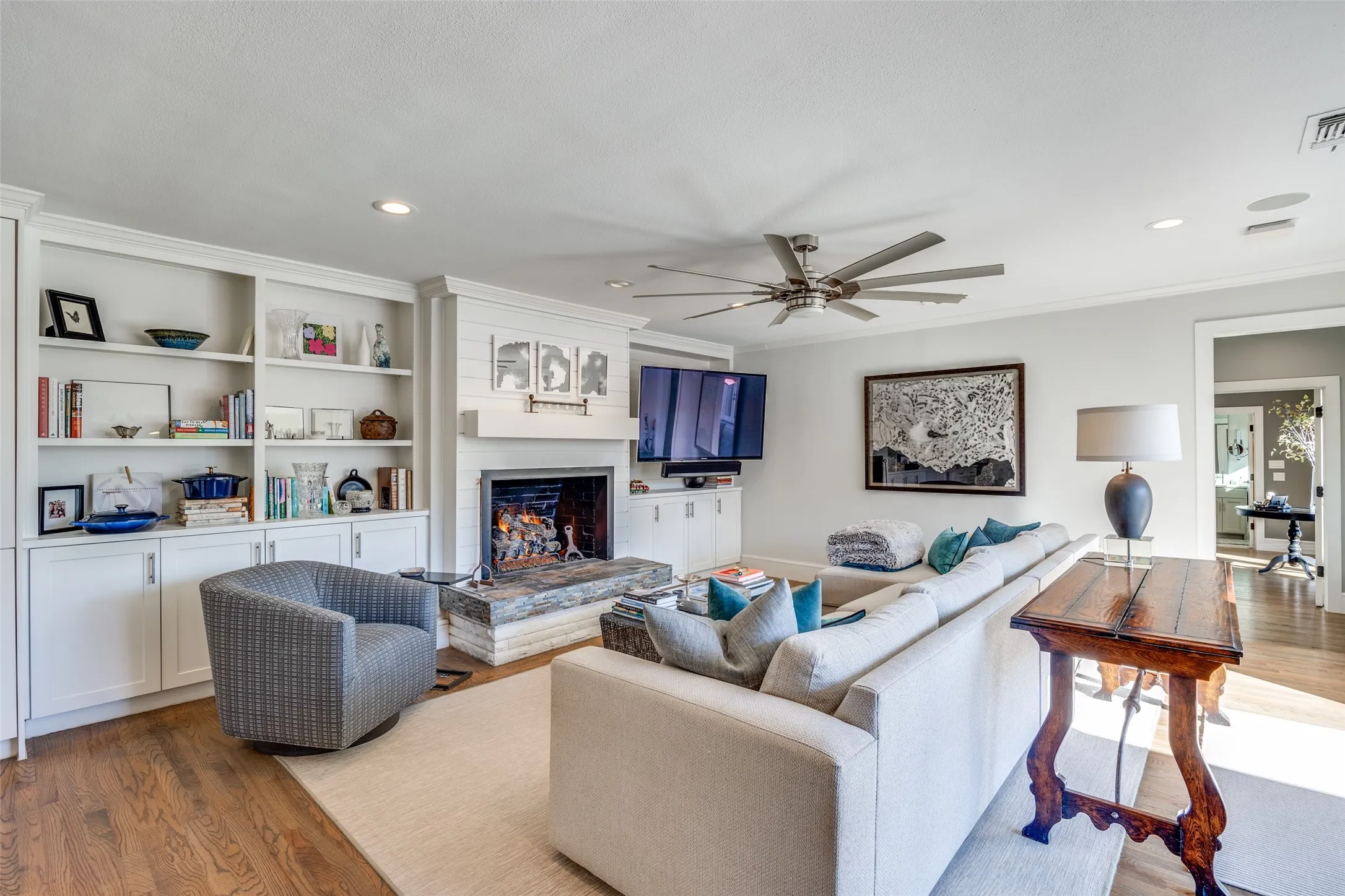 Single Family Residence For Rent in Dallas County , 6441 Park Lane, Dallas, Texas 75225, 4 Bedroom, 5 Bathroom, Garage spaces, 3,452 Sqft, built in 1953, mls#21304219, Real Estate Agent in Dallas, Homes For Rent in Dallas county, Homes For Rent in Dallas, Realtor in Dallas Texas, Real Estate Brokerage Independent Realty Texas, Luminita Cordes Realtor