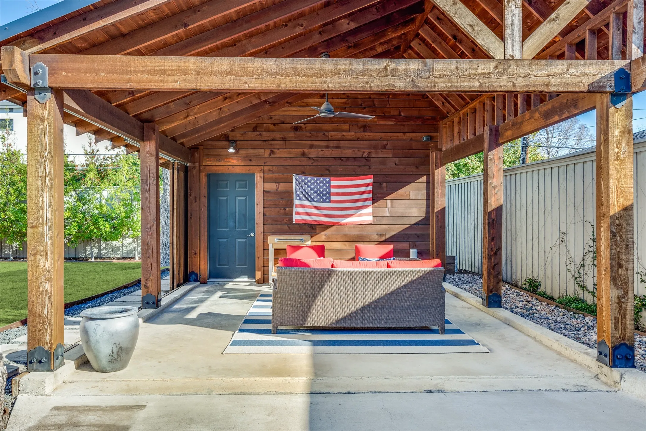 Single Family Residence For Rent in Dallas County , 6441 Park Lane, Dallas, Texas 75225, 4 Bedroom, 5 Bathroom, Garage spaces, 3,452 Sqft, built in 1953, mls#21304219, Real Estate Agent in Dallas, Homes For Rent in Dallas county, Homes For Rent in Dallas, Realtor in Dallas Texas, Real Estate Brokerage Independent Realty Texas, Luminita Cordes Realtor