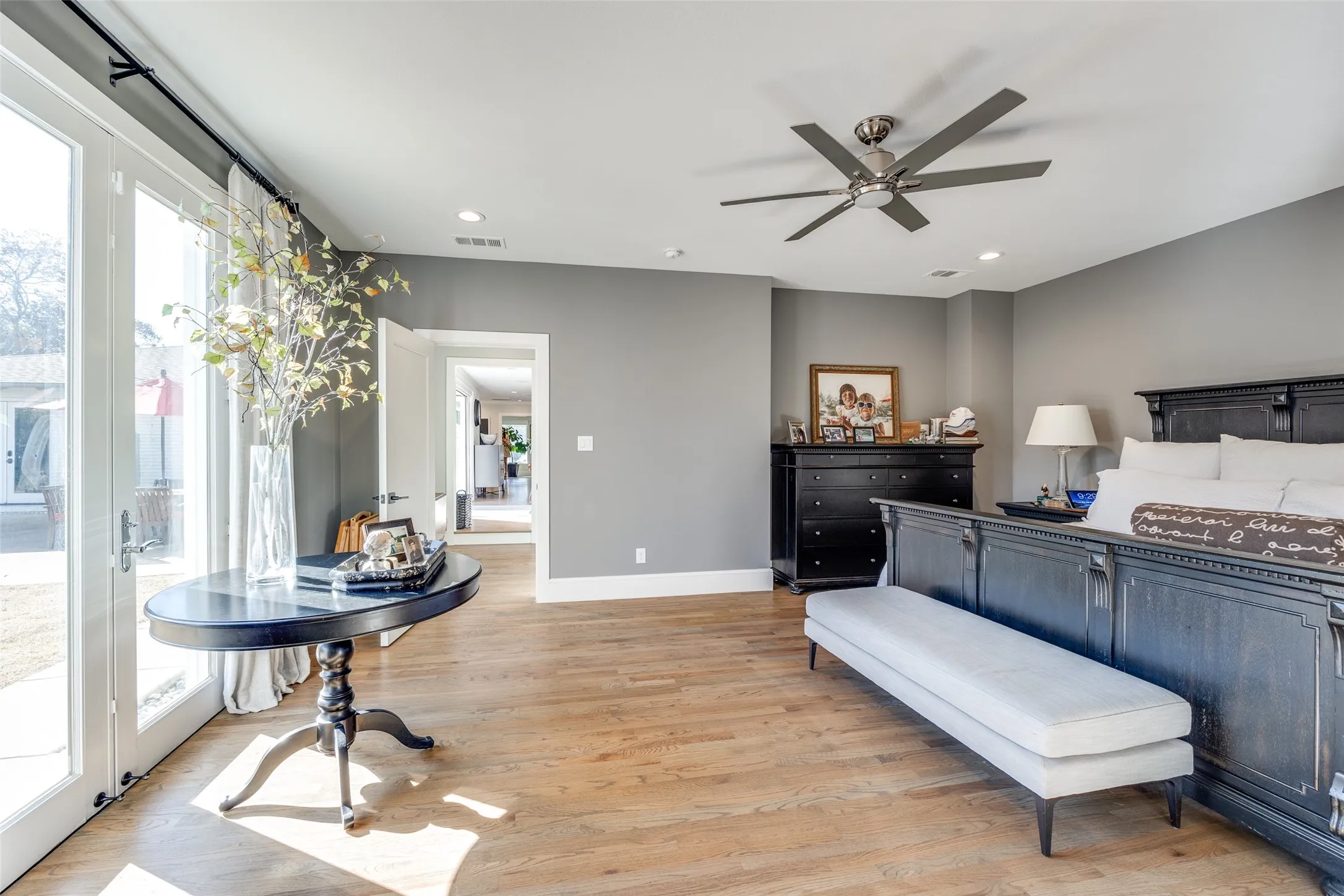 Single Family Residence For Rent in Dallas County , 6441 Park Lane, Dallas, Texas 75225, 4 Bedroom, 5 Bathroom, Garage spaces, 3,452 Sqft, built in 1953, mls#21304219, Real Estate Agent in Dallas, Homes For Rent in Dallas county, Homes For Rent in Dallas, Realtor in Dallas Texas, Real Estate Brokerage Independent Realty Texas, Luminita Cordes Realtor