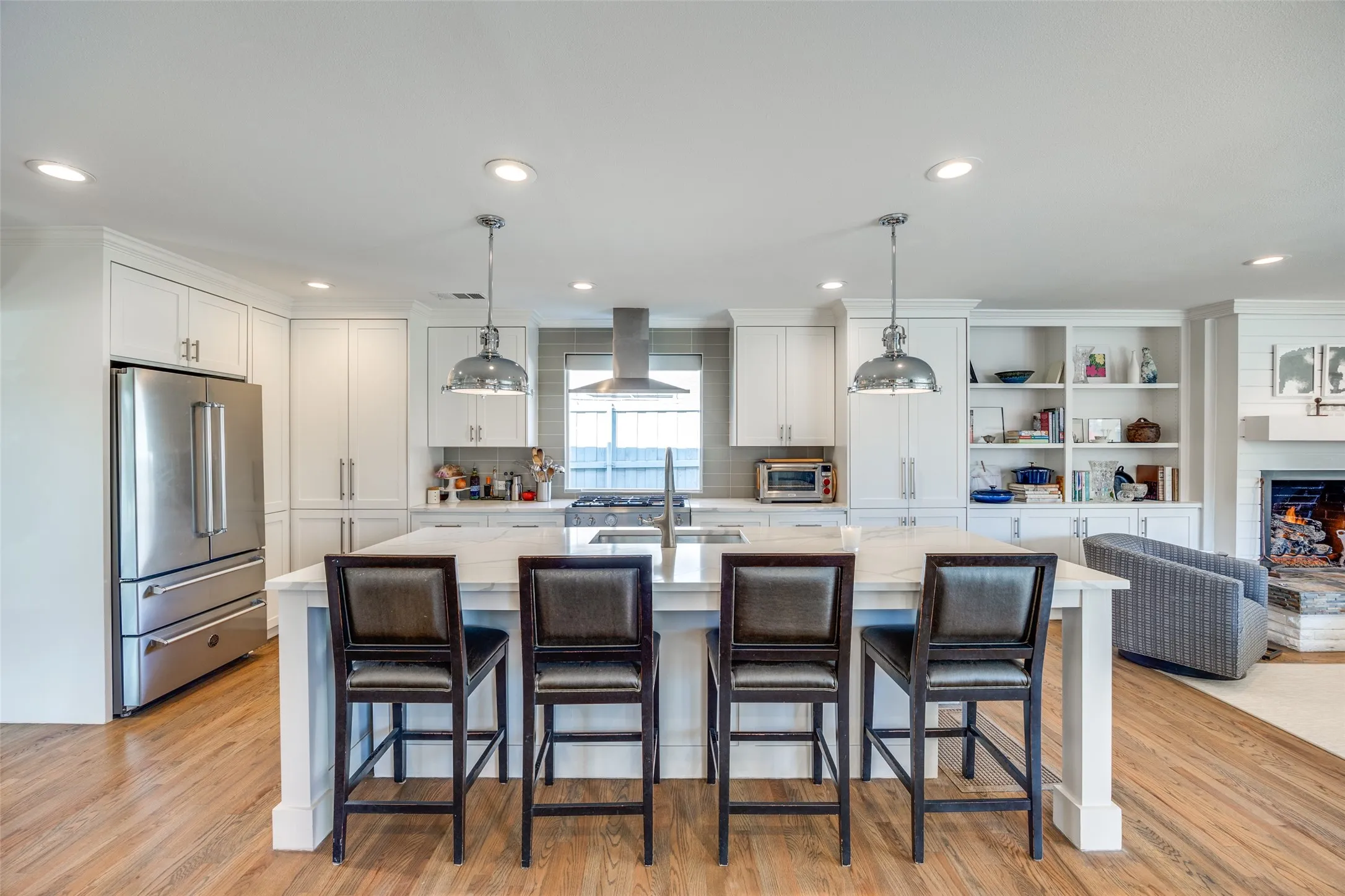Single Family Residence For Rent in Dallas County , 6441 Park Lane, Dallas, Texas 75225, 4 Bedroom, 5 Bathroom, Garage spaces, 3,452 Sqft, built in 1953, mls#21304219, Real Estate Agent in Dallas, Homes For Rent in Dallas county, Homes For Rent in Dallas, Realtor in Dallas Texas, Real Estate Brokerage Independent Realty Texas, Luminita Cordes Realtor