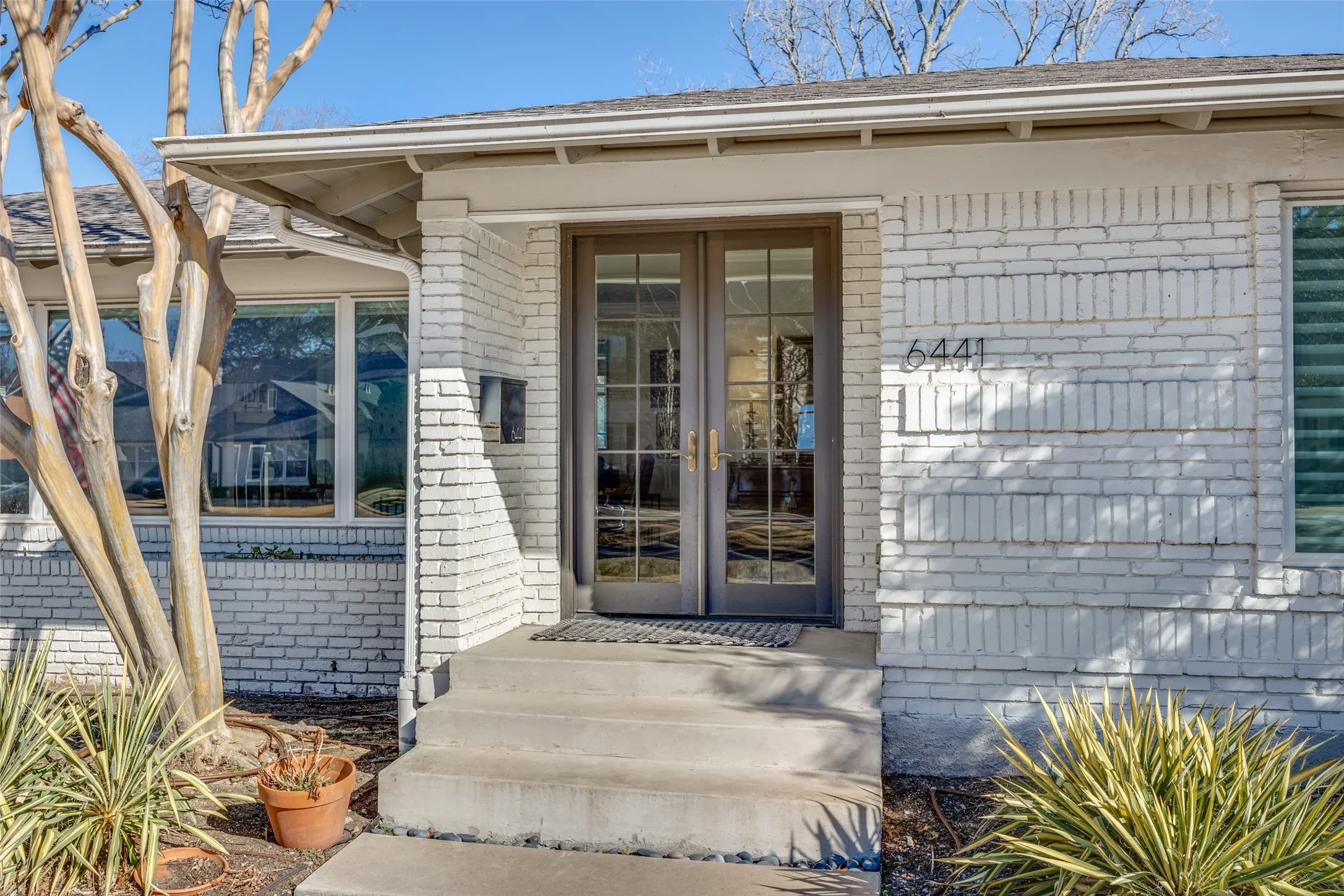 Single Family Residence For Rent in Dallas County , 6441 Park Lane, Dallas, Texas 75225, 4 Bedroom, 5 Bathroom, Garage spaces, 3,452 Sqft, built in 1953, mls#21304219, Real Estate Agent in Dallas, Homes For Rent in Dallas county, Homes For Rent in Dallas, Realtor in Dallas Texas, Real Estate Brokerage Independent Realty Texas, Luminita Cordes Realtor