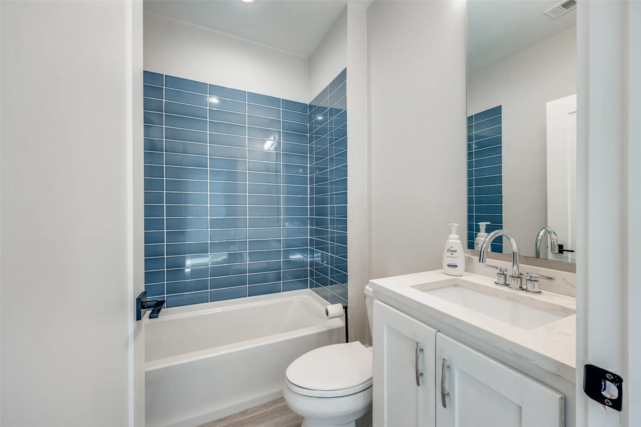 Single Family Residence For Rent in Dallas County , 6441 Park Lane, Dallas, Texas 75225, 4 Bedroom, 5 Bathroom, Garage spaces, 3,452 Sqft, built in 1953, mls#21304219, Real Estate Agent in Dallas, Homes For Rent in Dallas county, Homes For Rent in Dallas, Realtor in Dallas Texas, Real Estate Brokerage Independent Realty Texas, Luminita Cordes Realtor