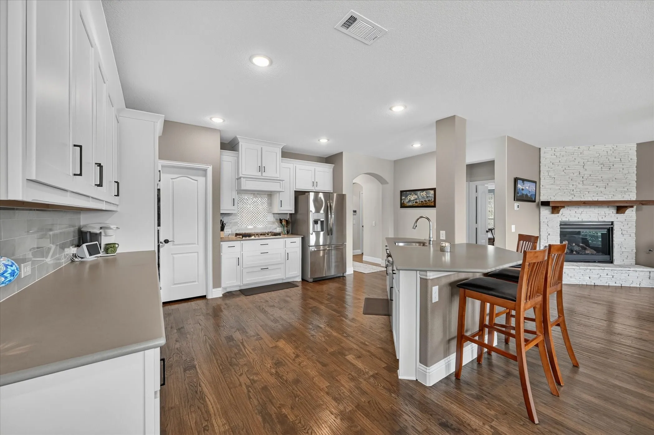 Single Family Residence For Sale in Dallas County , 1943 Silverleaf Drive, Glenn Heights, Texas 75154, 5 Bedroom, 4 Bathroom, 3 Garage spaces, 3,228 Sqft, built in 2021, mls#21304218, Real Estate Agent in Glenn Heights, Homes For Sale in Dallas county, Homes For Sale in Glenn Heights, Realtor in Glenn Heights Texas, Real Estate Brokerage Independent Realty Texas, Luminita Cordes Realtor