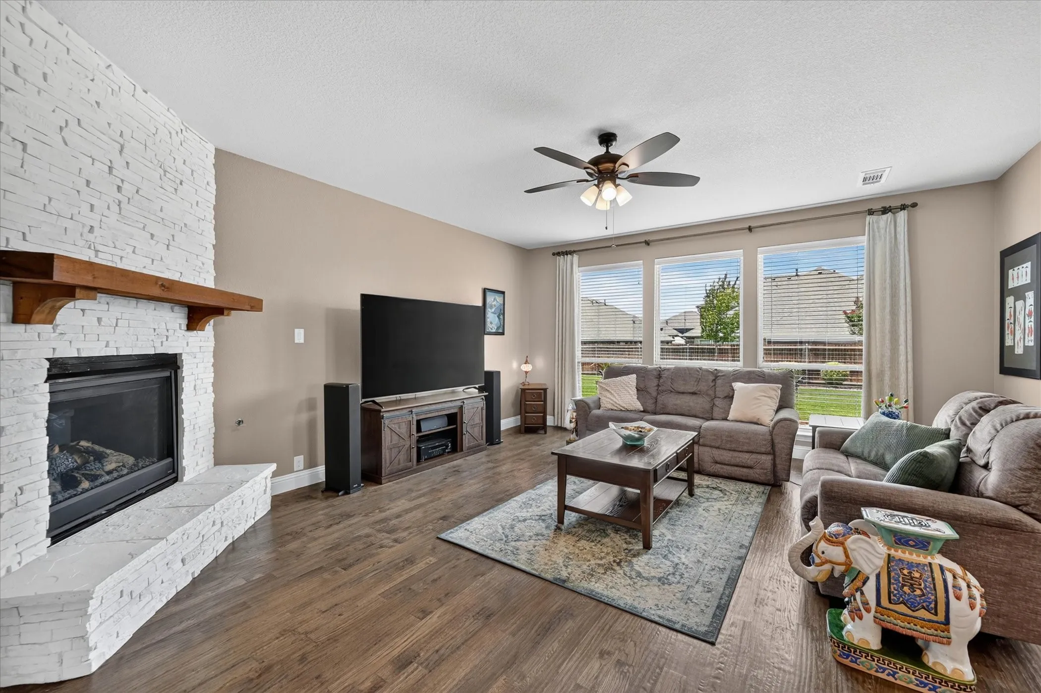 Single Family Residence For Sale in Dallas County , 1943 Silverleaf Drive, Glenn Heights, Texas 75154, 5 Bedroom, 4 Bathroom, 3 Garage spaces, 3,228 Sqft, built in 2021, mls#21304218, Real Estate Agent in Glenn Heights, Homes For Sale in Dallas county, Homes For Sale in Glenn Heights, Realtor in Glenn Heights Texas, Real Estate Brokerage Independent Realty Texas, Luminita Cordes Realtor