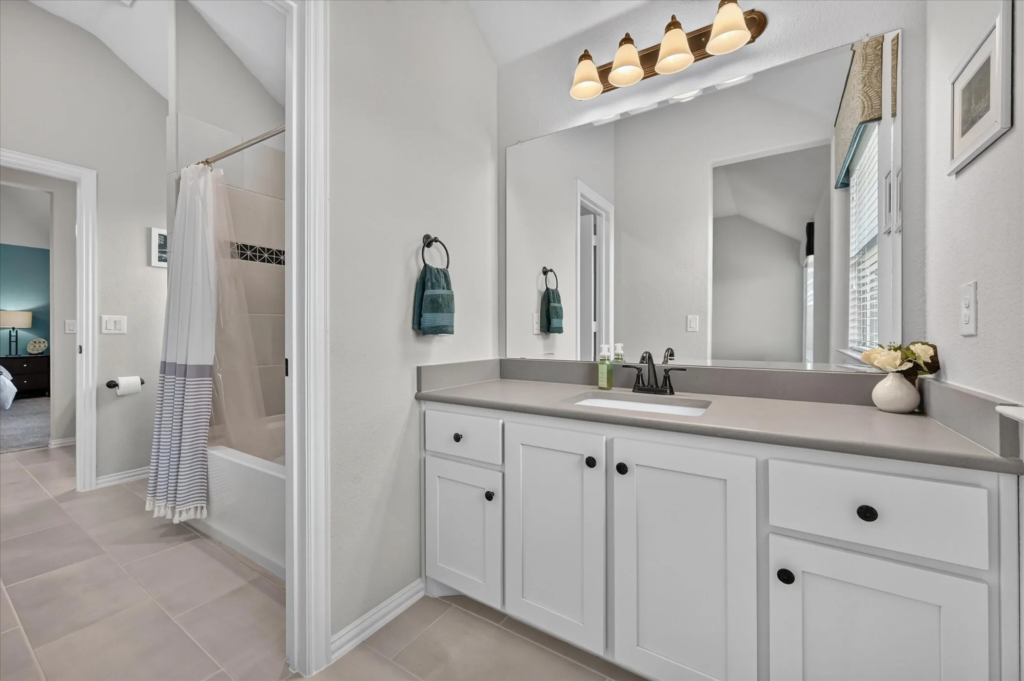 Single Family Residence For Sale in Dallas County , 1943 Silverleaf Drive, Glenn Heights, Texas 75154, 5 Bedroom, 4 Bathroom, 3 Garage spaces, 3,228 Sqft, built in 2021, mls#21304218, Real Estate Agent in Glenn Heights, Homes For Sale in Dallas county, Homes For Sale in Glenn Heights, Realtor in Glenn Heights Texas, Real Estate Brokerage Independent Realty Texas, Luminita Cordes Realtor