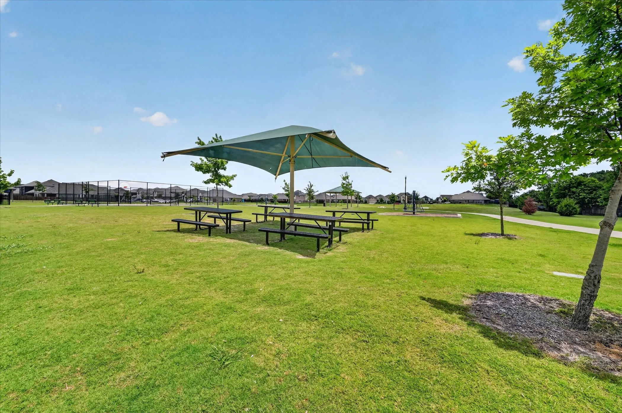 Single Family Residence For Sale in Dallas County , 1943 Silverleaf Drive, Glenn Heights, Texas 75154, 5 Bedroom, 4 Bathroom, 3 Garage spaces, 3,228 Sqft, built in 2021, mls#21304218, Real Estate Agent in Glenn Heights, Homes For Sale in Dallas county, Homes For Sale in Glenn Heights, Realtor in Glenn Heights Texas, Real Estate Brokerage Independent Realty Texas, Luminita Cordes Realtor