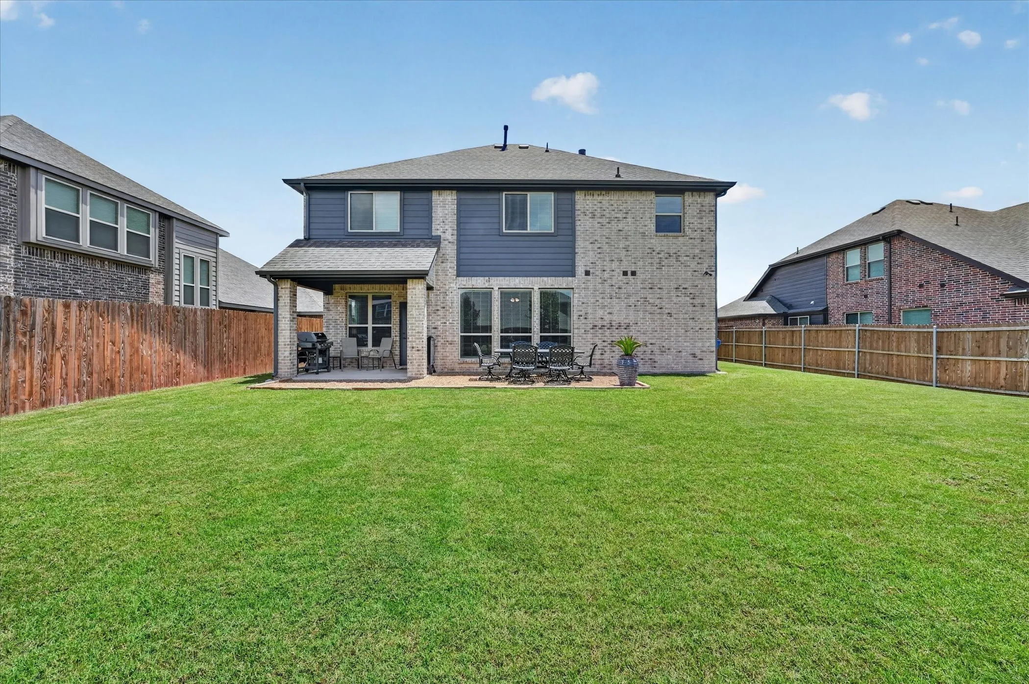 Single Family Residence For Sale in Dallas County , 1943 Silverleaf Drive, Glenn Heights, Texas 75154, 5 Bedroom, 4 Bathroom, 3 Garage spaces, 3,228 Sqft, built in 2021, mls#21304218, Real Estate Agent in Glenn Heights, Homes For Sale in Dallas county, Homes For Sale in Glenn Heights, Realtor in Glenn Heights Texas, Real Estate Brokerage Independent Realty Texas, Luminita Cordes Realtor