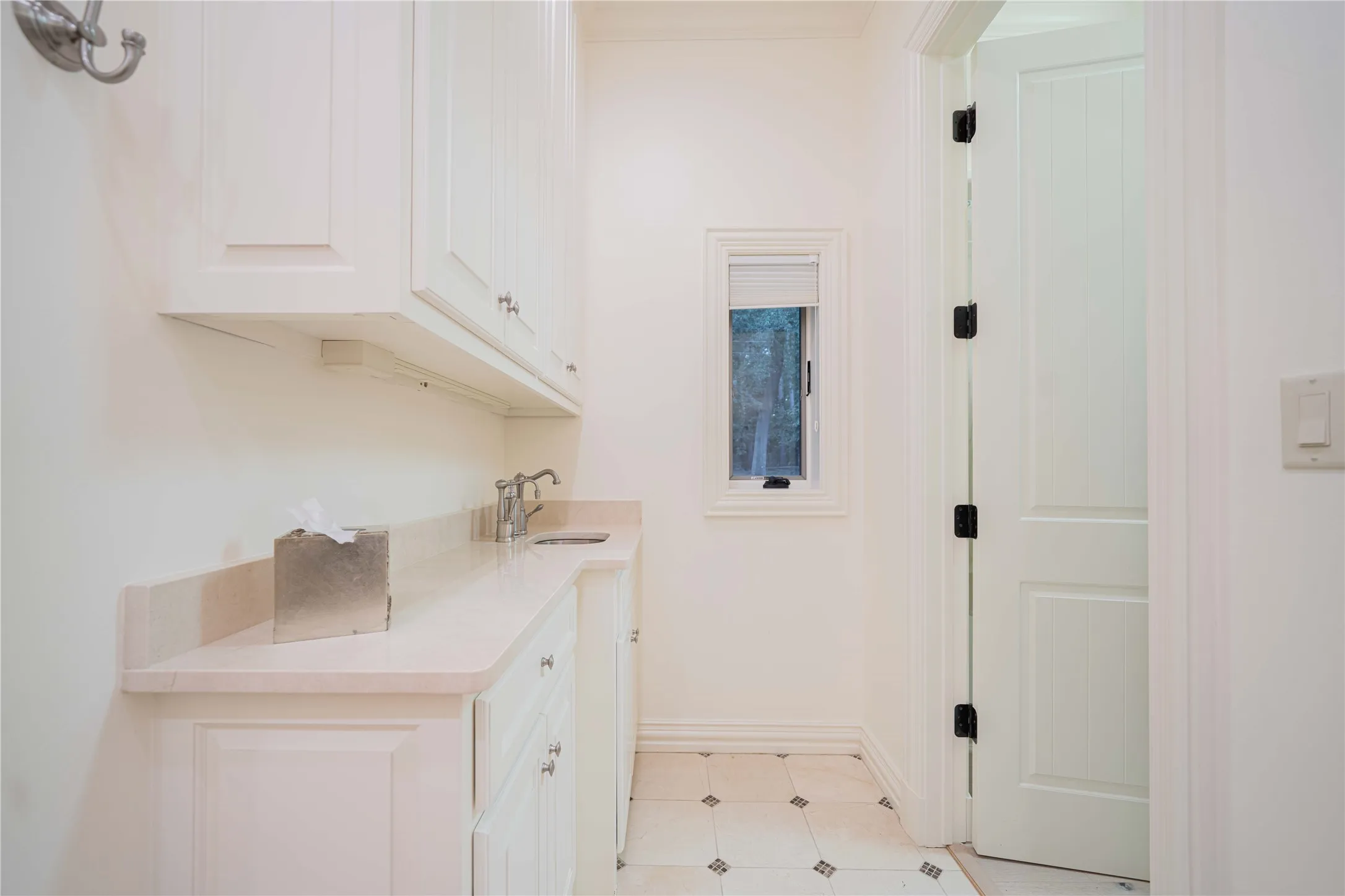 Single Family Residence For Sale in Franklin (TX) County , 582 Windy Point Drive, Mount Vernon, Texas 75457, 7 Bedroom, 9 Bathroom, Garage spaces, 6,130 Sqft, built in 1984, mls#21304224, Real Estate Agent in Mount Vernon, Homes For Sale in Franklin (TX) county, Homes For Sale in Mount Vernon, Realtor in Mount Vernon Texas, Real Estate Brokerage Independent Realty Texas, Luminita Cordes Realtor