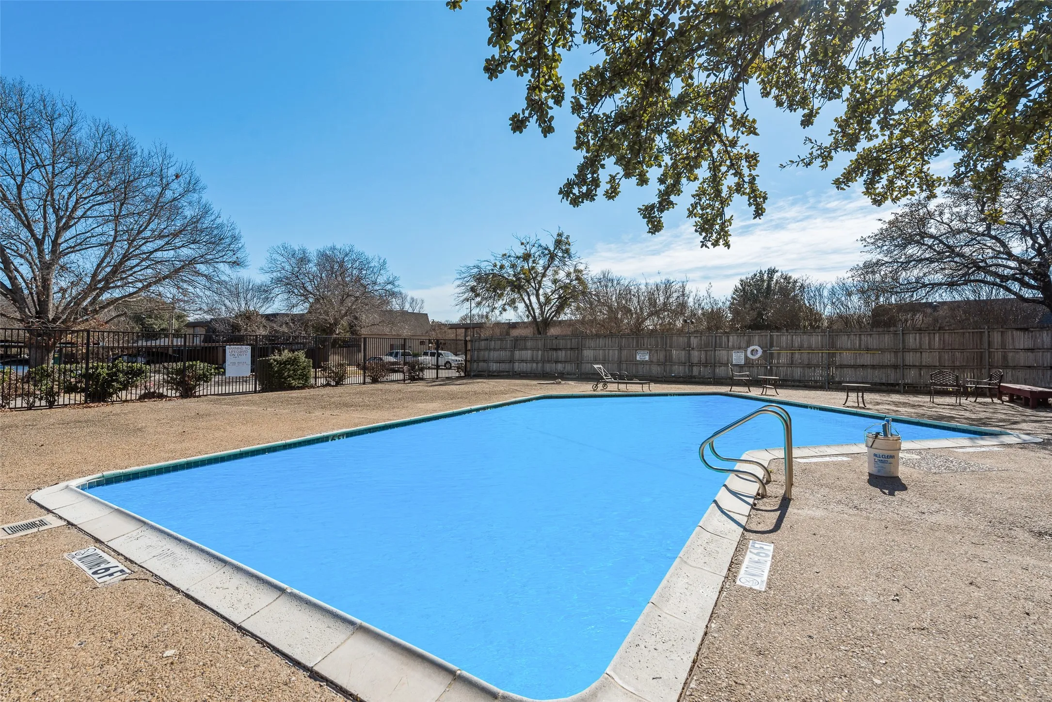 Condominium For Sale in Dallas County , 1809 E Grauwyler Road 130, Irving, Texas 75061, 2 Bedroom, 2 Bathroom, Garage spaces, 1,084 Sqft, built in 1970, mls#21304195, Real Estate Agent in Irving, Homes For Sale in Dallas county, Homes For Sale in Irving, Realtor in Irving Texas, Real Estate Brokerage Independent Realty Texas, Luminita Cordes Realtor