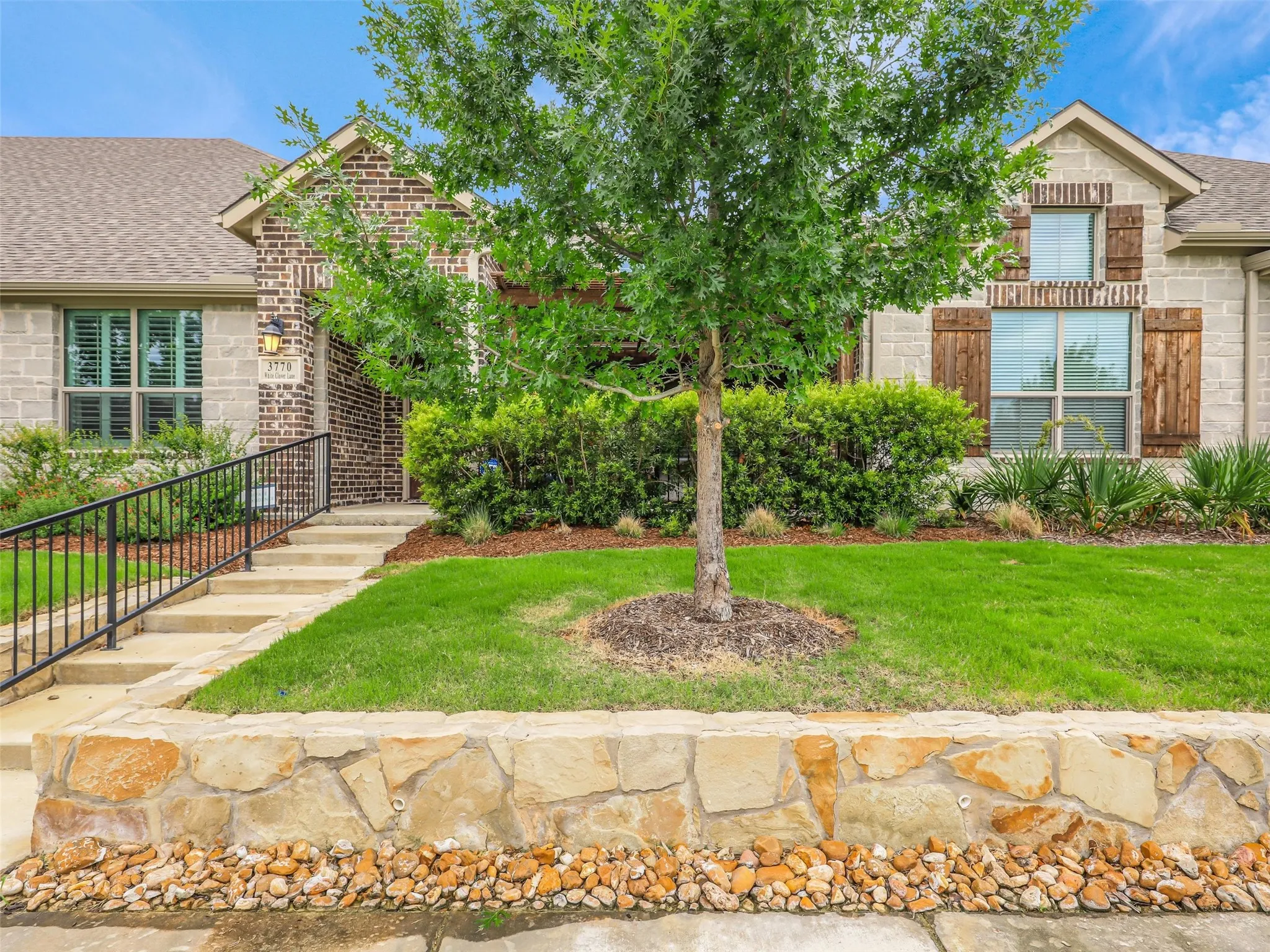 Townhouse For Sale in Denton County , 3770 White Clover Lane, Prosper, Texas 75078, 2 Bedroom, 2 Bathroom, 2 Garage spaces, 1,562 Sqft, built in 2021, mls#21299781, Real Estate Agent in Prosper, Homes For Sale in Denton county, Homes For Sale in Prosper, Realtor in Prosper Texas, Real Estate Brokerage Independent Realty Texas, Luminita Cordes Realtor