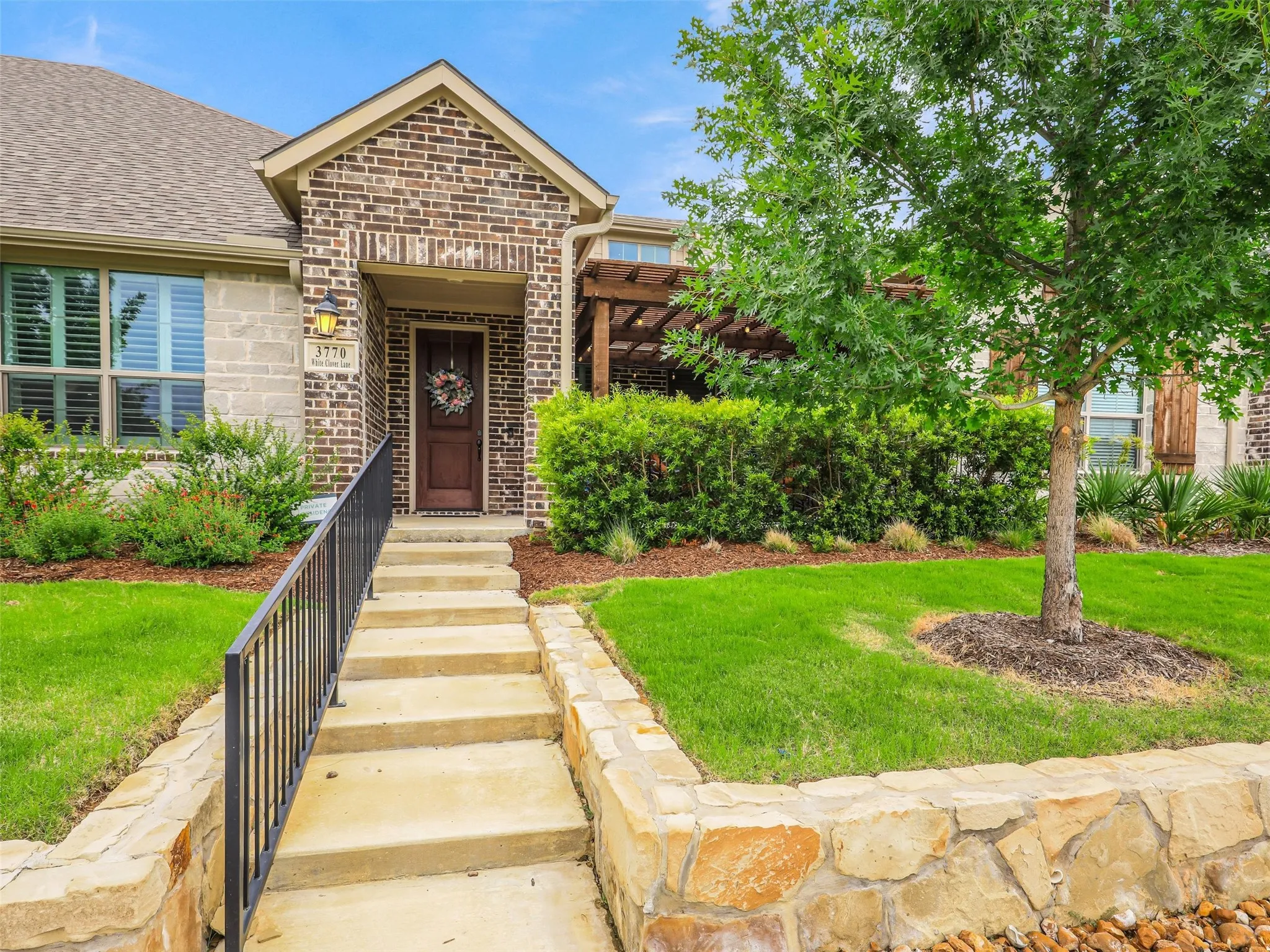 Townhouse For Sale in Denton County , 3770 White Clover Lane, Prosper, Texas 75078, 2 Bedroom, 2 Bathroom, 2 Garage spaces, 1,562 Sqft, built in 2021, mls#21299781, Real Estate Agent in Prosper, Homes For Sale in Denton county, Homes For Sale in Prosper, Realtor in Prosper Texas, Real Estate Brokerage Independent Realty Texas, Luminita Cordes Realtor