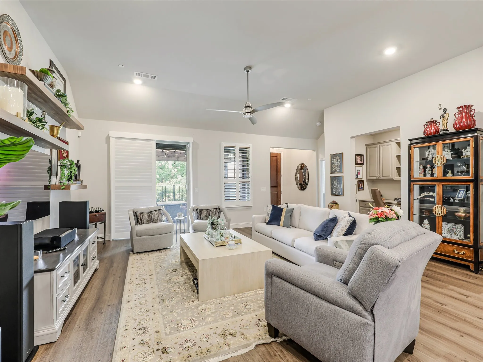 Townhouse For Sale in Denton County , 3770 White Clover Lane, Prosper, Texas 75078, 2 Bedroom, 2 Bathroom, 2 Garage spaces, 1,562 Sqft, built in 2021, mls#21299781, Real Estate Agent in Prosper, Homes For Sale in Denton county, Homes For Sale in Prosper, Realtor in Prosper Texas, Real Estate Brokerage Independent Realty Texas, Luminita Cordes Realtor