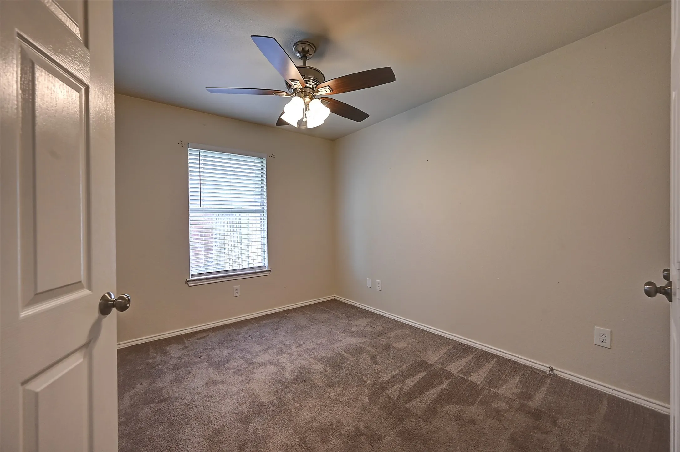 Single Family Residence For Sale in Collin County , 1508 Sandy Ridge, Mc Kinney, Texas 75069, 3 Bedroom, 2 Bathroom, 2 Garage spaces, 2,075 Sqft, built in 1995, mls#21303111, Real Estate Agent in Mc Kinney, Homes For Sale in Collin county, Homes For Sale in Mc Kinney, Realtor in Mc Kinney Texas, Real Estate Brokerage Independent Realty Texas, Luminita Cordes Realtor