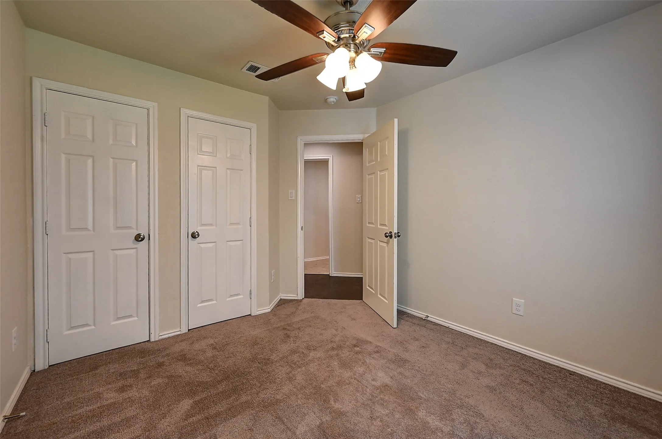 Single Family Residence For Sale in Collin County , 1508 Sandy Ridge, Mc Kinney, Texas 75069, 3 Bedroom, 2 Bathroom, 2 Garage spaces, 2,075 Sqft, built in 1995, mls#21303111, Real Estate Agent in Mc Kinney, Homes For Sale in Collin county, Homes For Sale in Mc Kinney, Realtor in Mc Kinney Texas, Real Estate Brokerage Independent Realty Texas, Luminita Cordes Realtor