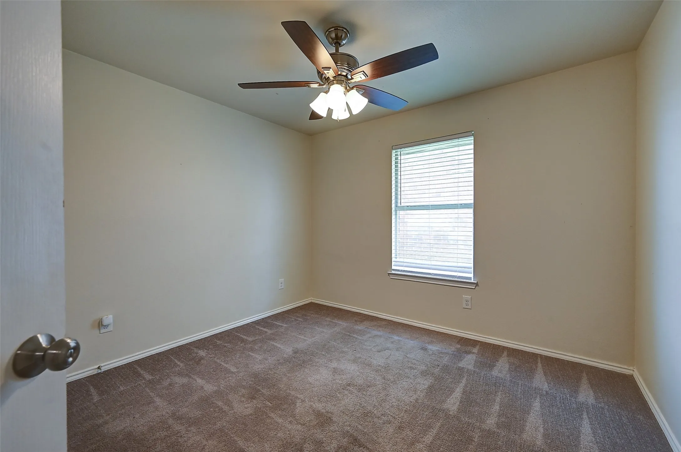 Single Family Residence For Sale in Collin County , 1508 Sandy Ridge, Mc Kinney, Texas 75069, 3 Bedroom, 2 Bathroom, 2 Garage spaces, 2,075 Sqft, built in 1995, mls#21303111, Real Estate Agent in Mc Kinney, Homes For Sale in Collin county, Homes For Sale in Mc Kinney, Realtor in Mc Kinney Texas, Real Estate Brokerage Independent Realty Texas, Luminita Cordes Realtor
