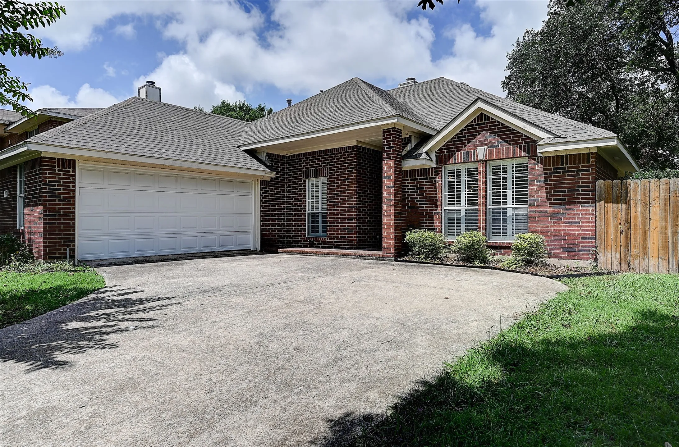 Single Family Residence For Sale in Collin County , 1508 Sandy Ridge, Mc Kinney, Texas 75069, 3 Bedroom, 2 Bathroom, 2 Garage spaces, 2,075 Sqft, built in 1995, mls#21303111, Real Estate Agent in Mc Kinney, Homes For Sale in Collin county, Homes For Sale in Mc Kinney, Realtor in Mc Kinney Texas, Real Estate Brokerage Independent Realty Texas, Luminita Cordes Realtor
