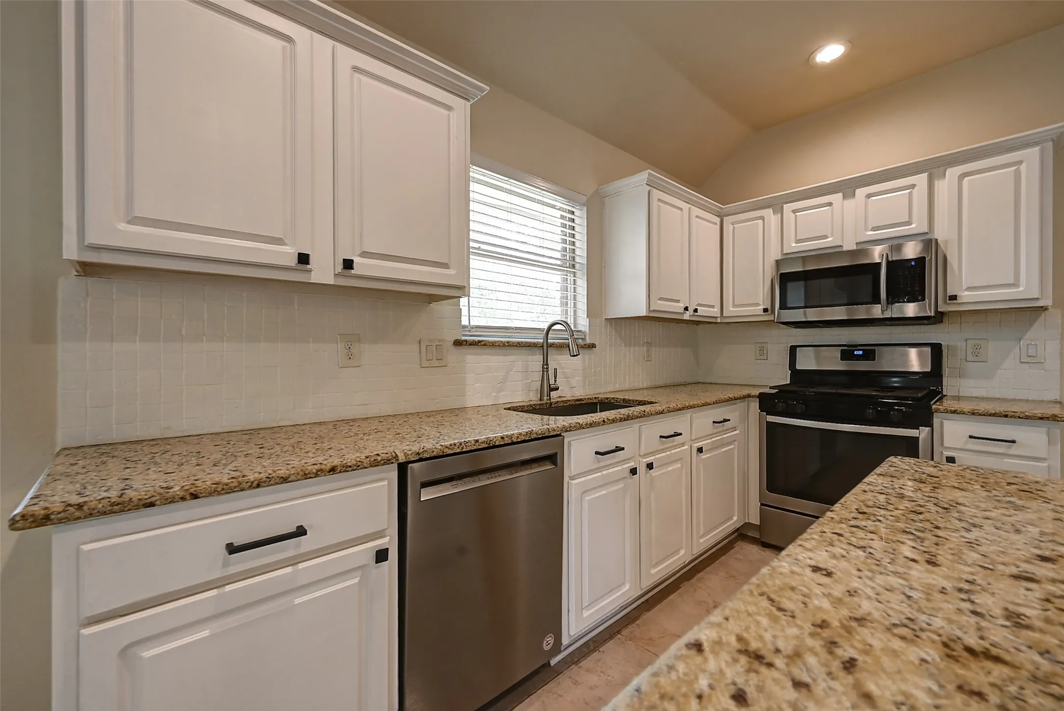 Single Family Residence For Sale in Collin County , 1508 Sandy Ridge, Mc Kinney, Texas 75069, 3 Bedroom, 2 Bathroom, 2 Garage spaces, 2,075 Sqft, built in 1995, mls#21303111, Real Estate Agent in Mc Kinney, Homes For Sale in Collin county, Homes For Sale in Mc Kinney, Realtor in Mc Kinney Texas, Real Estate Brokerage Independent Realty Texas, Luminita Cordes Realtor