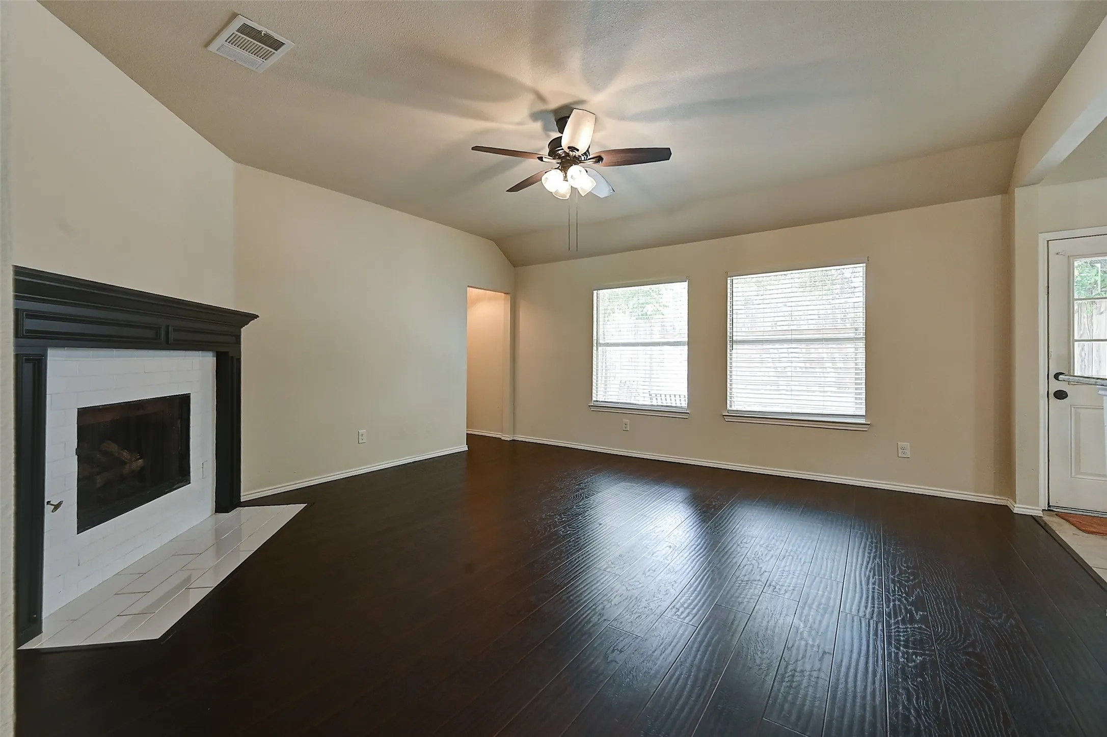 Single Family Residence For Sale in Collin County , 1508 Sandy Ridge, Mc Kinney, Texas 75069, 3 Bedroom, 2 Bathroom, 2 Garage spaces, 2,075 Sqft, built in 1995, mls#21303111, Real Estate Agent in Mc Kinney, Homes For Sale in Collin county, Homes For Sale in Mc Kinney, Realtor in Mc Kinney Texas, Real Estate Brokerage Independent Realty Texas, Luminita Cordes Realtor