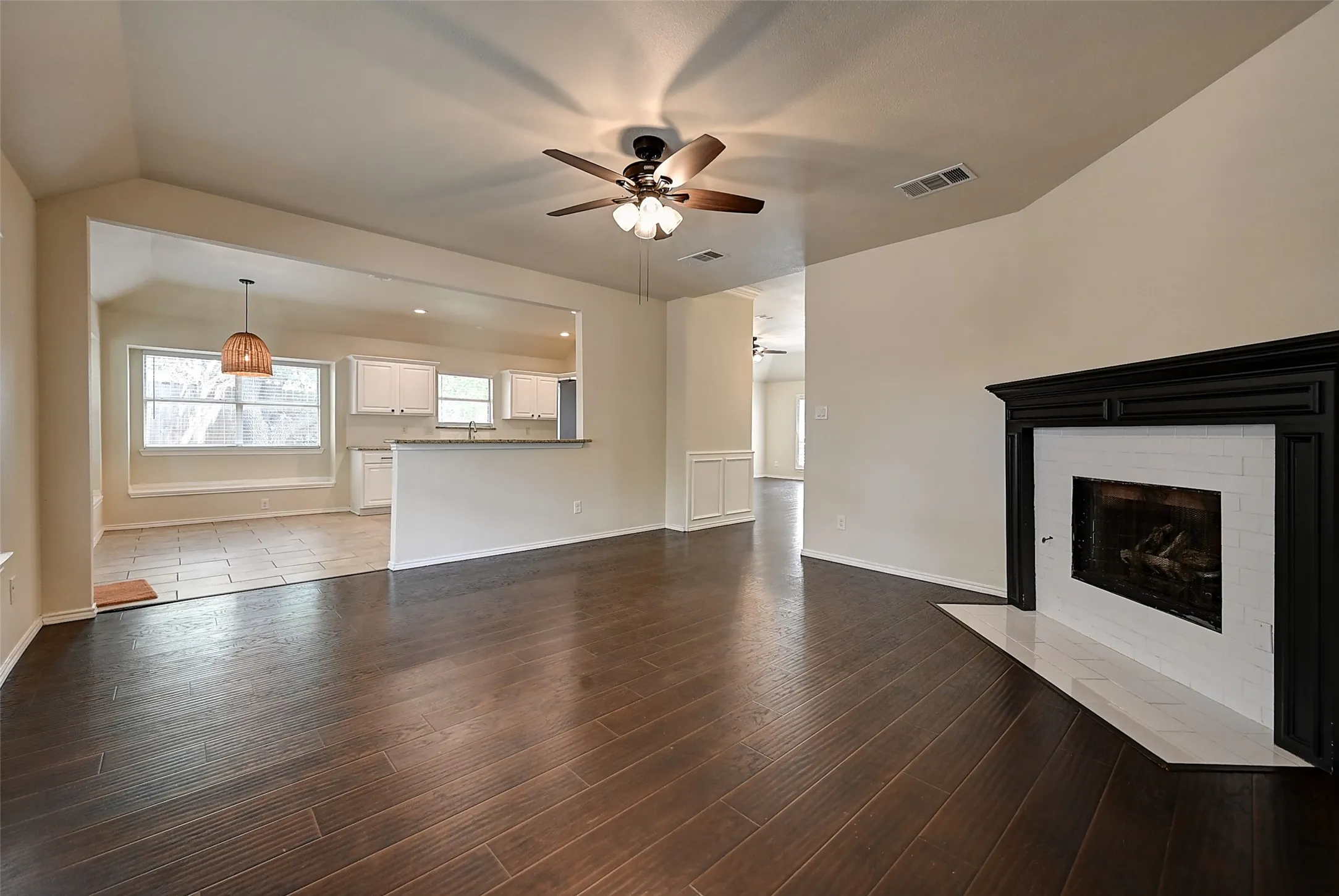 Single Family Residence For Sale in Collin County , 1508 Sandy Ridge, Mc Kinney, Texas 75069, 3 Bedroom, 2 Bathroom, 2 Garage spaces, 2,075 Sqft, built in 1995, mls#21303111, Real Estate Agent in Mc Kinney, Homes For Sale in Collin county, Homes For Sale in Mc Kinney, Realtor in Mc Kinney Texas, Real Estate Brokerage Independent Realty Texas, Luminita Cordes Realtor
