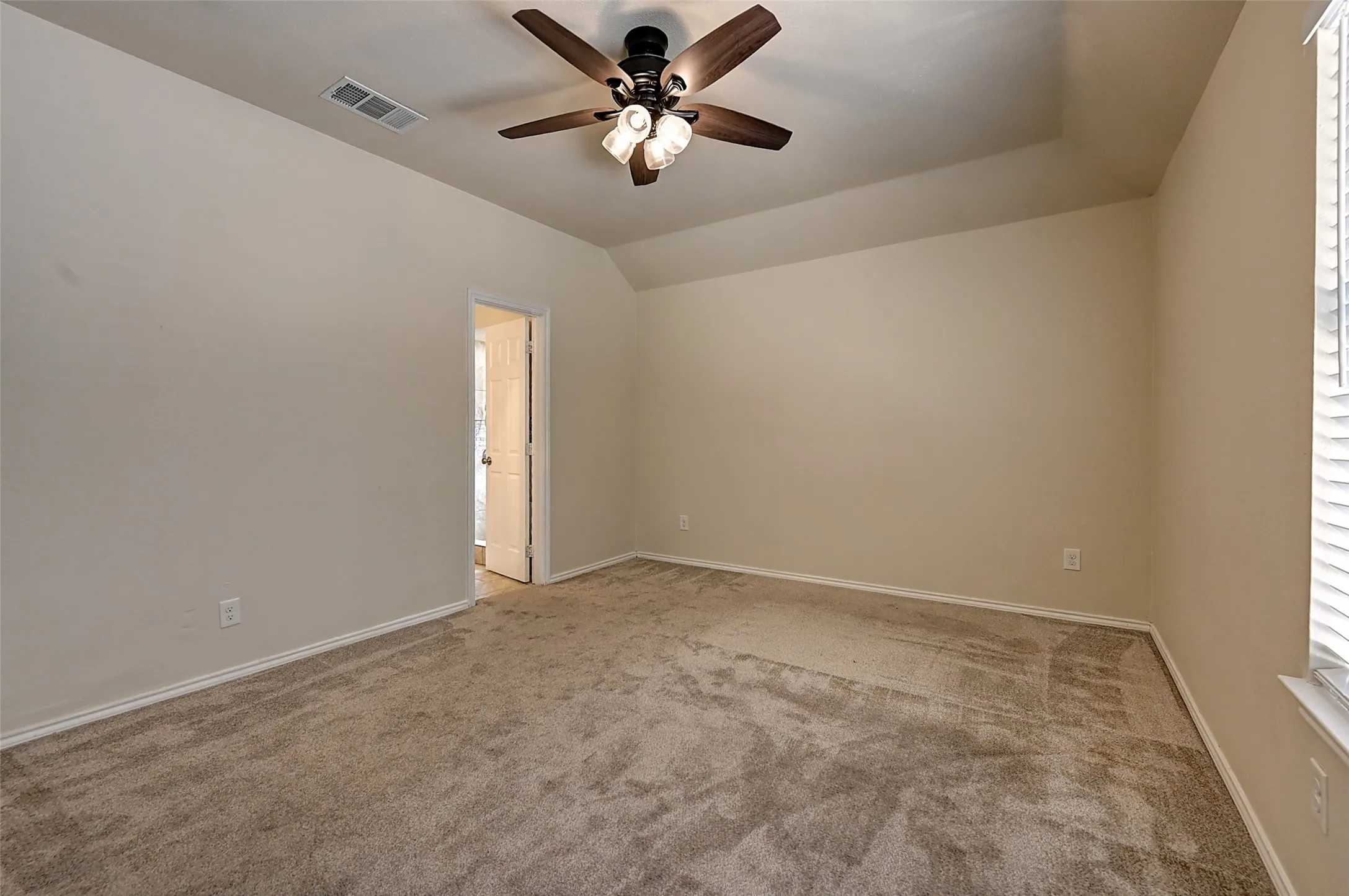 Single Family Residence For Sale in Collin County , 1508 Sandy Ridge, Mc Kinney, Texas 75069, 3 Bedroom, 2 Bathroom, 2 Garage spaces, 2,075 Sqft, built in 1995, mls#21303111, Real Estate Agent in Mc Kinney, Homes For Sale in Collin county, Homes For Sale in Mc Kinney, Realtor in Mc Kinney Texas, Real Estate Brokerage Independent Realty Texas, Luminita Cordes Realtor