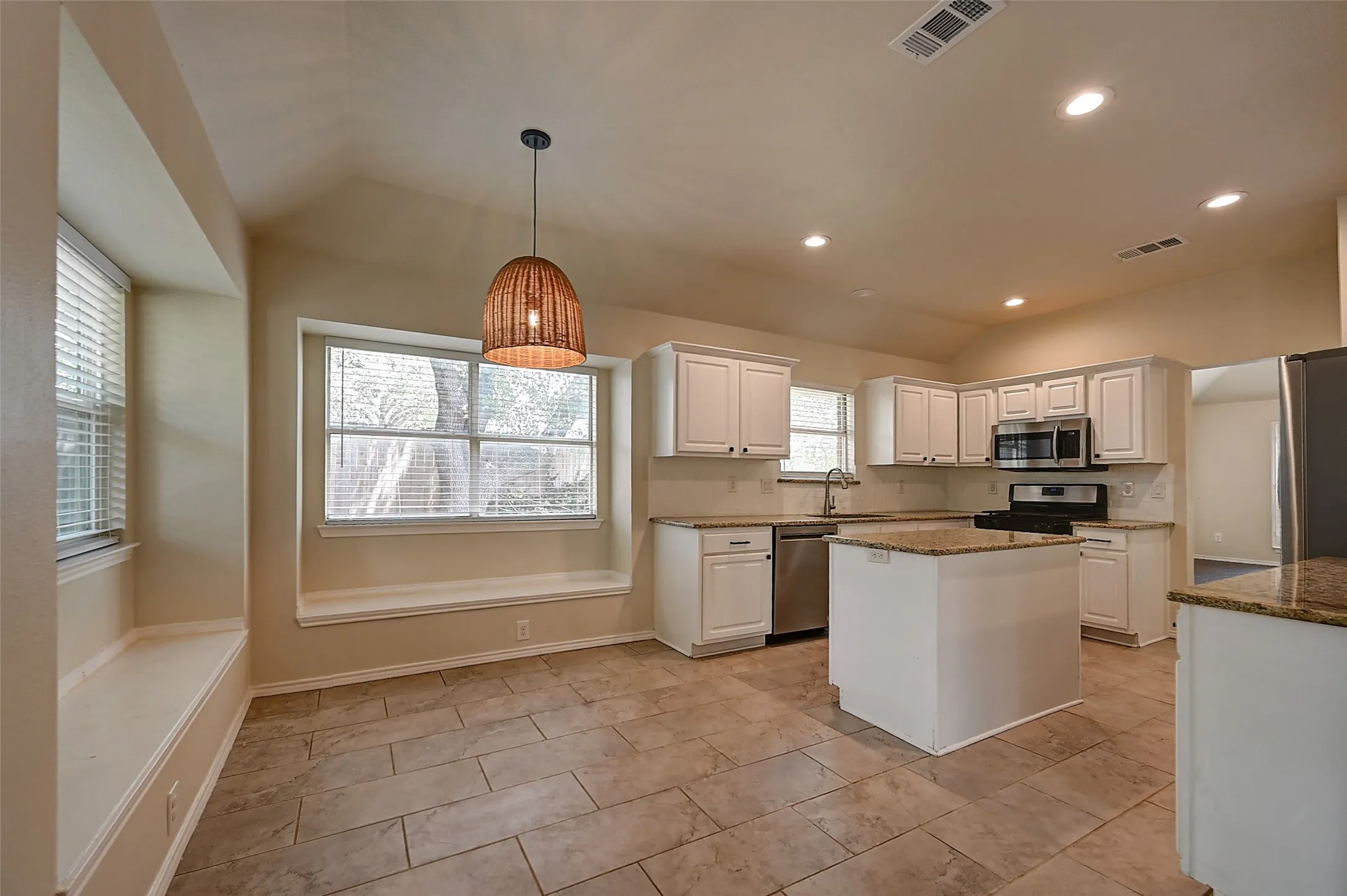 Single Family Residence For Sale in Collin County , 1508 Sandy Ridge, Mc Kinney, Texas 75069, 3 Bedroom, 2 Bathroom, 2 Garage spaces, 2,075 Sqft, built in 1995, mls#21303111, Real Estate Agent in Mc Kinney, Homes For Sale in Collin county, Homes For Sale in Mc Kinney, Realtor in Mc Kinney Texas, Real Estate Brokerage Independent Realty Texas, Luminita Cordes Realtor
