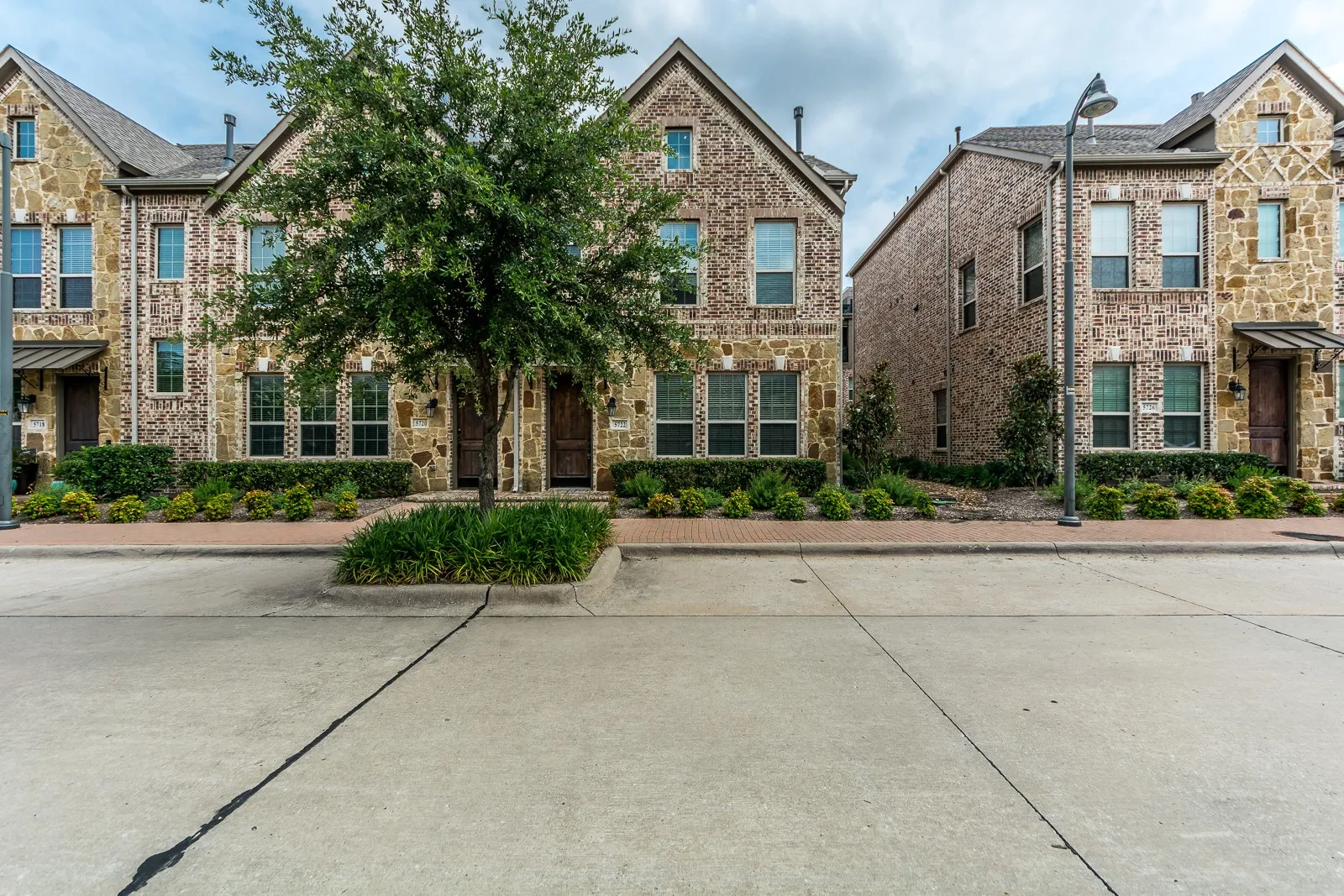 Townhouse For Rent in Collin County , 5722 Kate Avenue, Plano, Texas 75024, 3 Bedroom, 4 Bathroom, 2 Garage spaces, 2,039 Sqft, built in 2012, mls#21304221, Real Estate Agent in Plano, Homes For Rent in Collin county, Homes For Rent in Plano, Realtor in Plano Texas, Real Estate Brokerage Independent Realty Texas, Luminita Cordes Realtor