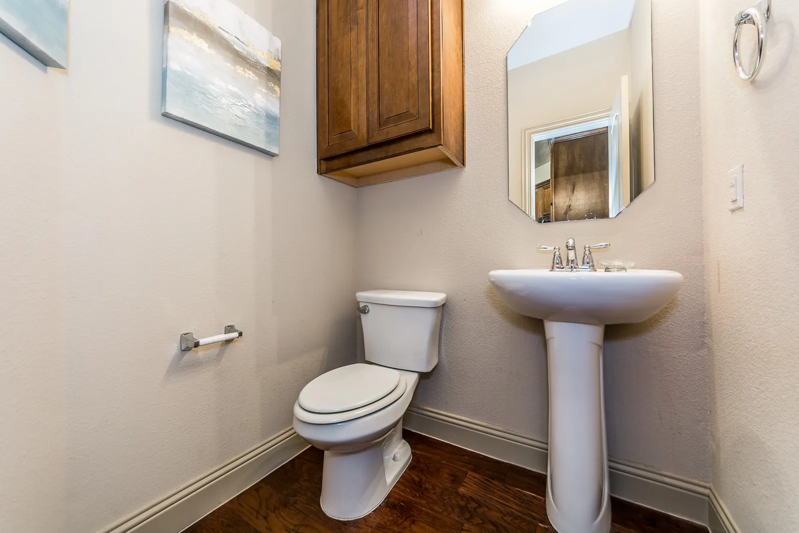 Townhouse For Rent in Collin County , 5722 Kate Avenue, Plano, Texas 75024, 3 Bedroom, 4 Bathroom, 2 Garage spaces, 2,039 Sqft, built in 2012, mls#21304221, Real Estate Agent in Plano, Homes For Rent in Collin county, Homes For Rent in Plano, Realtor in Plano Texas, Real Estate Brokerage Independent Realty Texas, Luminita Cordes Realtor