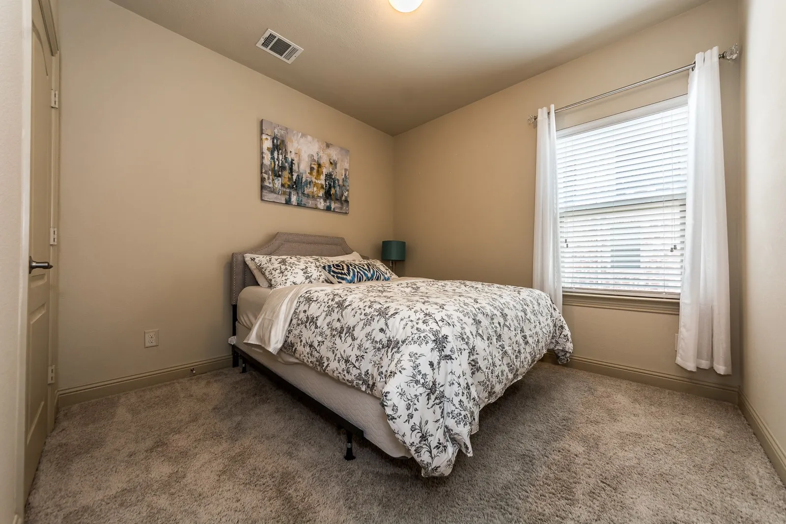 Townhouse For Rent in Collin County , 5722 Kate Avenue, Plano, Texas 75024, 3 Bedroom, 4 Bathroom, 2 Garage spaces, 2,039 Sqft, built in 2012, mls#21304221, Real Estate Agent in Plano, Homes For Rent in Collin county, Homes For Rent in Plano, Realtor in Plano Texas, Real Estate Brokerage Independent Realty Texas, Luminita Cordes Realtor