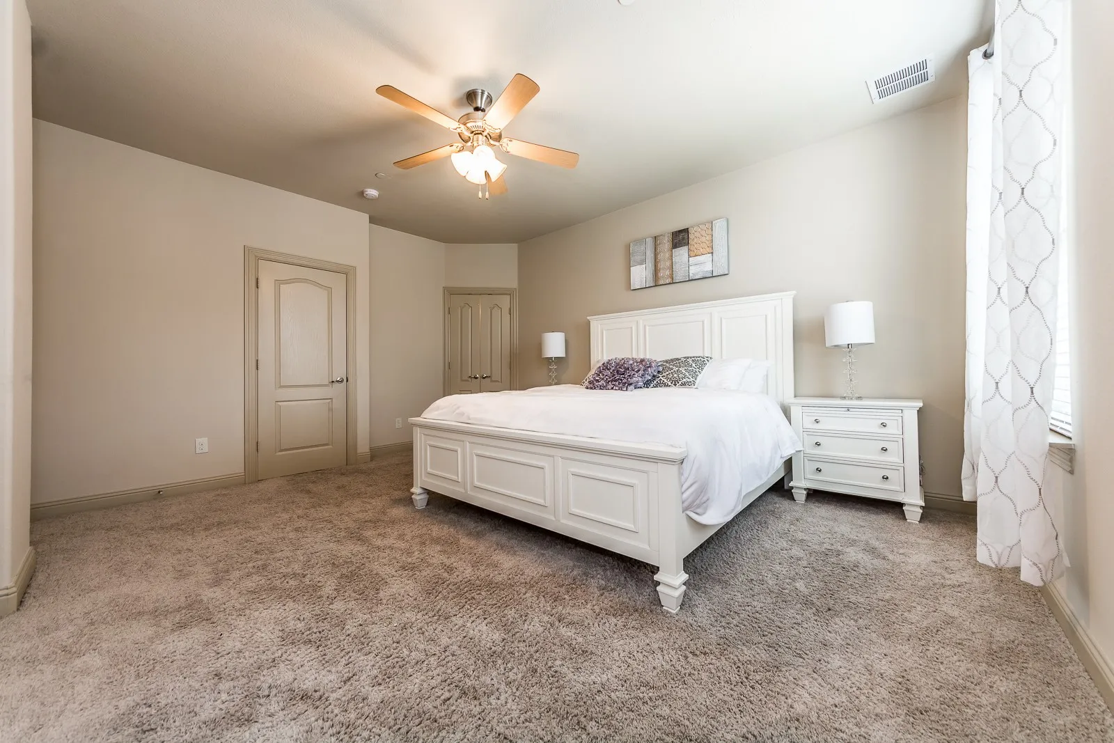 Townhouse For Rent in Collin County , 5722 Kate Avenue, Plano, Texas 75024, 3 Bedroom, 4 Bathroom, 2 Garage spaces, 2,039 Sqft, built in 2012, mls#21304221, Real Estate Agent in Plano, Homes For Rent in Collin county, Homes For Rent in Plano, Realtor in Plano Texas, Real Estate Brokerage Independent Realty Texas, Luminita Cordes Realtor