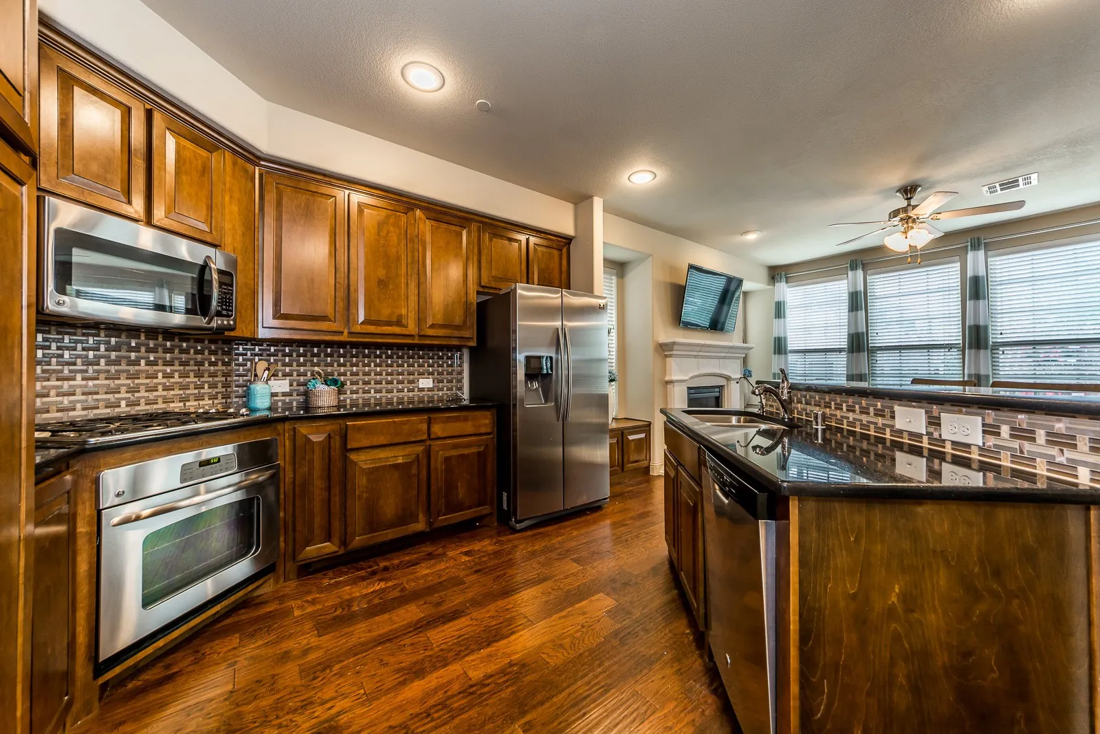 Townhouse For Rent in Collin County , 5722 Kate Avenue, Plano, Texas 75024, 3 Bedroom, 4 Bathroom, 2 Garage spaces, 2,039 Sqft, built in 2012, mls#21304221, Real Estate Agent in Plano, Homes For Rent in Collin county, Homes For Rent in Plano, Realtor in Plano Texas, Real Estate Brokerage Independent Realty Texas, Luminita Cordes Realtor