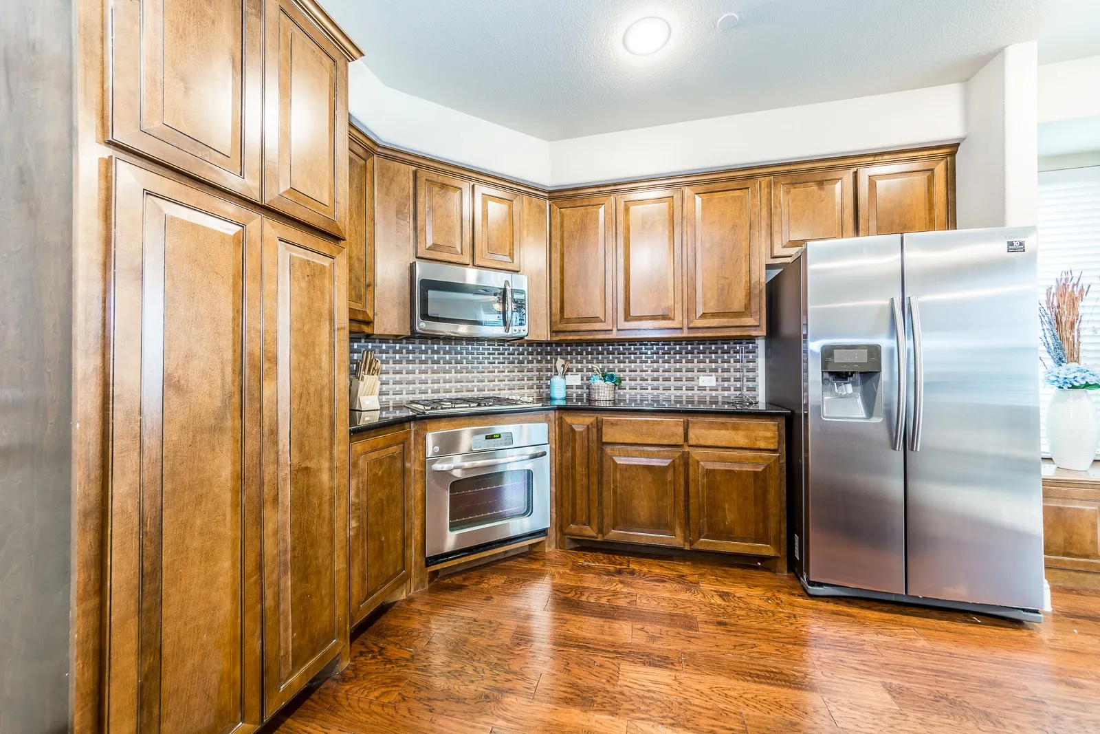 Townhouse For Rent in Collin County , 5722 Kate Avenue, Plano, Texas 75024, 3 Bedroom, 4 Bathroom, 2 Garage spaces, 2,039 Sqft, built in 2012, mls#21304221, Real Estate Agent in Plano, Homes For Rent in Collin county, Homes For Rent in Plano, Realtor in Plano Texas, Real Estate Brokerage Independent Realty Texas, Luminita Cordes Realtor