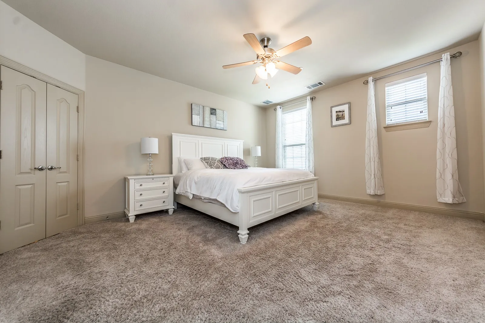 Townhouse For Rent in Collin County , 5722 Kate Avenue, Plano, Texas 75024, 3 Bedroom, 4 Bathroom, 2 Garage spaces, 2,039 Sqft, built in 2012, mls#21304221, Real Estate Agent in Plano, Homes For Rent in Collin county, Homes For Rent in Plano, Realtor in Plano Texas, Real Estate Brokerage Independent Realty Texas, Luminita Cordes Realtor
