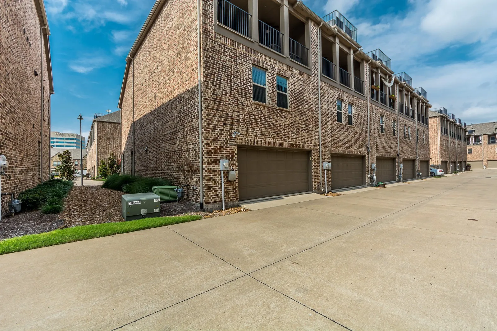 Townhouse For Rent in Collin County , 5722 Kate Avenue, Plano, Texas 75024, 3 Bedroom, 4 Bathroom, 2 Garage spaces, 2,039 Sqft, built in 2012, mls#21304221, Real Estate Agent in Plano, Homes For Rent in Collin county, Homes For Rent in Plano, Realtor in Plano Texas, Real Estate Brokerage Independent Realty Texas, Luminita Cordes Realtor
