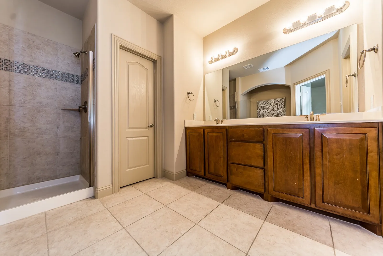 Townhouse For Rent in Collin County , 5722 Kate Avenue, Plano, Texas 75024, 3 Bedroom, 4 Bathroom, 2 Garage spaces, 2,039 Sqft, built in 2012, mls#21304221, Real Estate Agent in Plano, Homes For Rent in Collin county, Homes For Rent in Plano, Realtor in Plano Texas, Real Estate Brokerage Independent Realty Texas, Luminita Cordes Realtor
