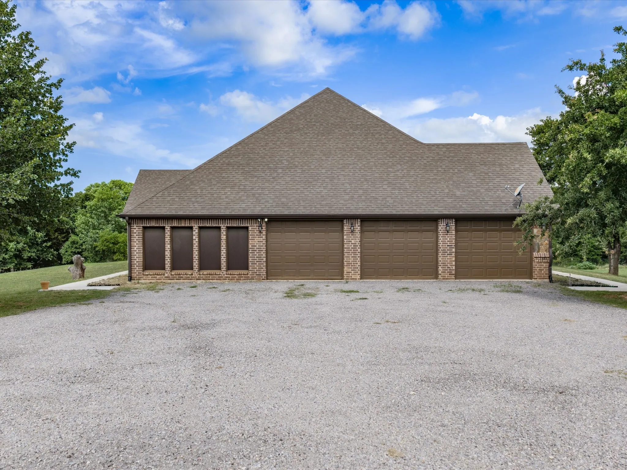Single Family Residence For Sale in Wise County , 910 County Road 1111, Decatur, Texas 76234, 3 Bedroom, 4 Bathroom, 3 Garage spaces, 4,180 Sqft, built in 2015, mls#21303921, Real Estate Agent in Decatur, Homes For Sale in Wise county, Homes For Sale in Decatur, Realtor in Decatur Texas, Real Estate Brokerage Independent Realty Texas, Luminita Cordes Realtor