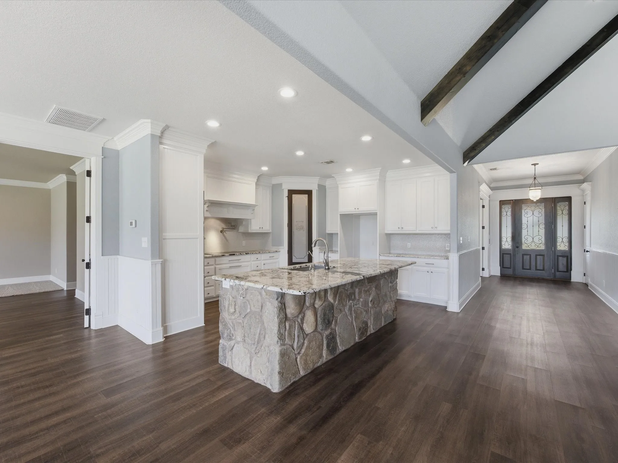 Single Family Residence For Sale in Wise County , 910 County Road 1111, Decatur, Texas 76234, 3 Bedroom, 4 Bathroom, 3 Garage spaces, 4,180 Sqft, built in 2015, mls#21303921, Real Estate Agent in Decatur, Homes For Sale in Wise county, Homes For Sale in Decatur, Realtor in Decatur Texas, Real Estate Brokerage Independent Realty Texas, Luminita Cordes Realtor