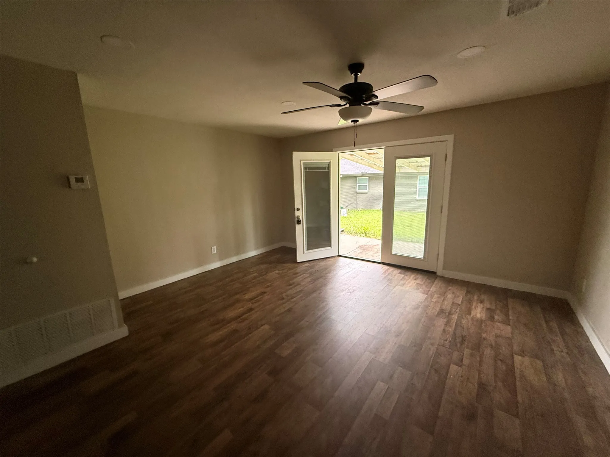 Single Family Residence For Sale in Kaufman County , 515 Burgett Street, Forney, Texas 75126, 3 Bedroom, 2 Bathroom, Garage spaces, 1,632 Sqft, built in 1960, mls#21304272, Real Estate Agent in Forney, Homes For Sale in Kaufman county, Homes For Sale in Forney, Realtor in Forney Texas, Real Estate Brokerage Independent Realty Texas, Luminita Cordes Realtor