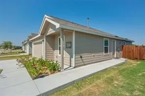 Single Family Residence For Rent in Kaufman County , 4416 Culrin Way, Forney, Texas 75126, 2 Bedroom, 1 Bathroom, 2 Garage spaces, 982 Sqft, built in 2020, mls#21301699, Real Estate Agent in Forney, Homes For Rent in Kaufman county, Homes For Rent in Forney, Realtor in Forney Texas, Real Estate Brokerage Independent Realty Texas, Luminita Cordes Realtor