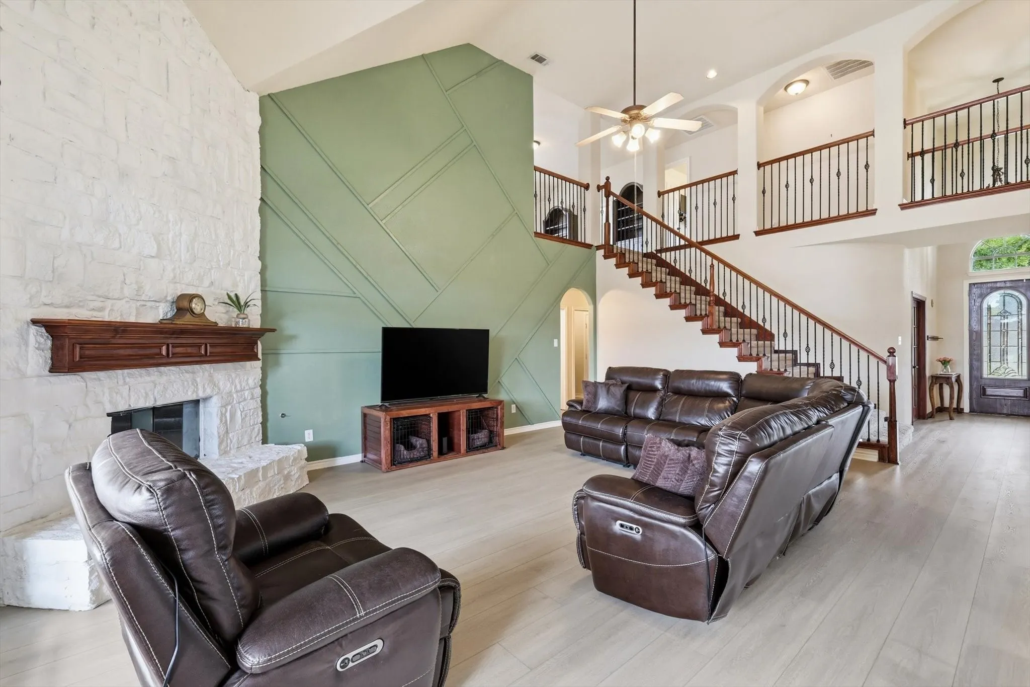 Single Family Residence For Sale in Collin County , 15226 Preachers Lane, Frisco, Texas 75035, 5 Bedroom, 4 Bathroom, 2 Garage spaces, 3,857 Sqft, built in 2005, mls#21289818, Real Estate Agent in Frisco, Homes For Sale in Collin county, Homes For Sale in Frisco, Realtor in Frisco Texas, Real Estate Brokerage Independent Realty Texas, Luminita Cordes Realtor