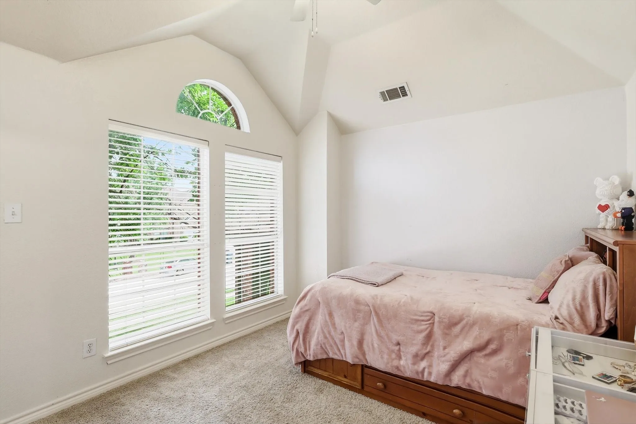 Single Family Residence For Sale in Collin County , 15226 Preachers Lane, Frisco, Texas 75035, 5 Bedroom, 4 Bathroom, 2 Garage spaces, 3,857 Sqft, built in 2005, mls#21289818, Real Estate Agent in Frisco, Homes For Sale in Collin county, Homes For Sale in Frisco, Realtor in Frisco Texas, Real Estate Brokerage Independent Realty Texas, Luminita Cordes Realtor