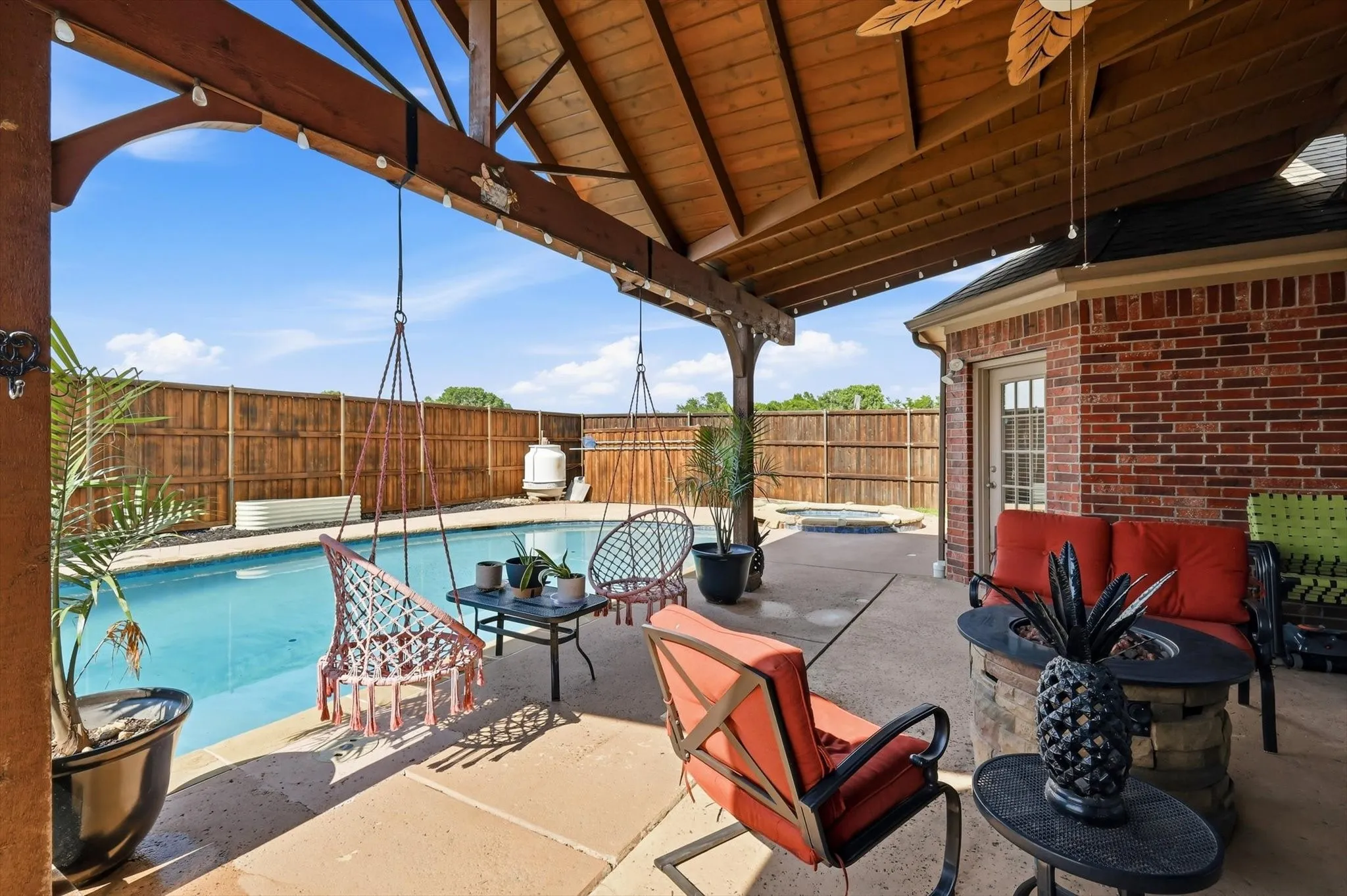 Single Family Residence For Sale in Collin County , 15226 Preachers Lane, Frisco, Texas 75035, 5 Bedroom, 4 Bathroom, 2 Garage spaces, 3,857 Sqft, built in 2005, mls#21289818, Real Estate Agent in Frisco, Homes For Sale in Collin county, Homes For Sale in Frisco, Realtor in Frisco Texas, Real Estate Brokerage Independent Realty Texas, Luminita Cordes Realtor