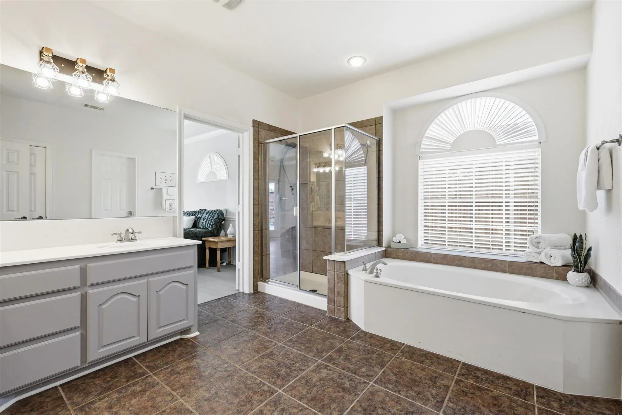 Single Family Residence For Sale in Collin County , 15226 Preachers Lane, Frisco, Texas 75035, 5 Bedroom, 4 Bathroom, 2 Garage spaces, 3,857 Sqft, built in 2005, mls#21289818, Real Estate Agent in Frisco, Homes For Sale in Collin county, Homes For Sale in Frisco, Realtor in Frisco Texas, Real Estate Brokerage Independent Realty Texas, Luminita Cordes Realtor