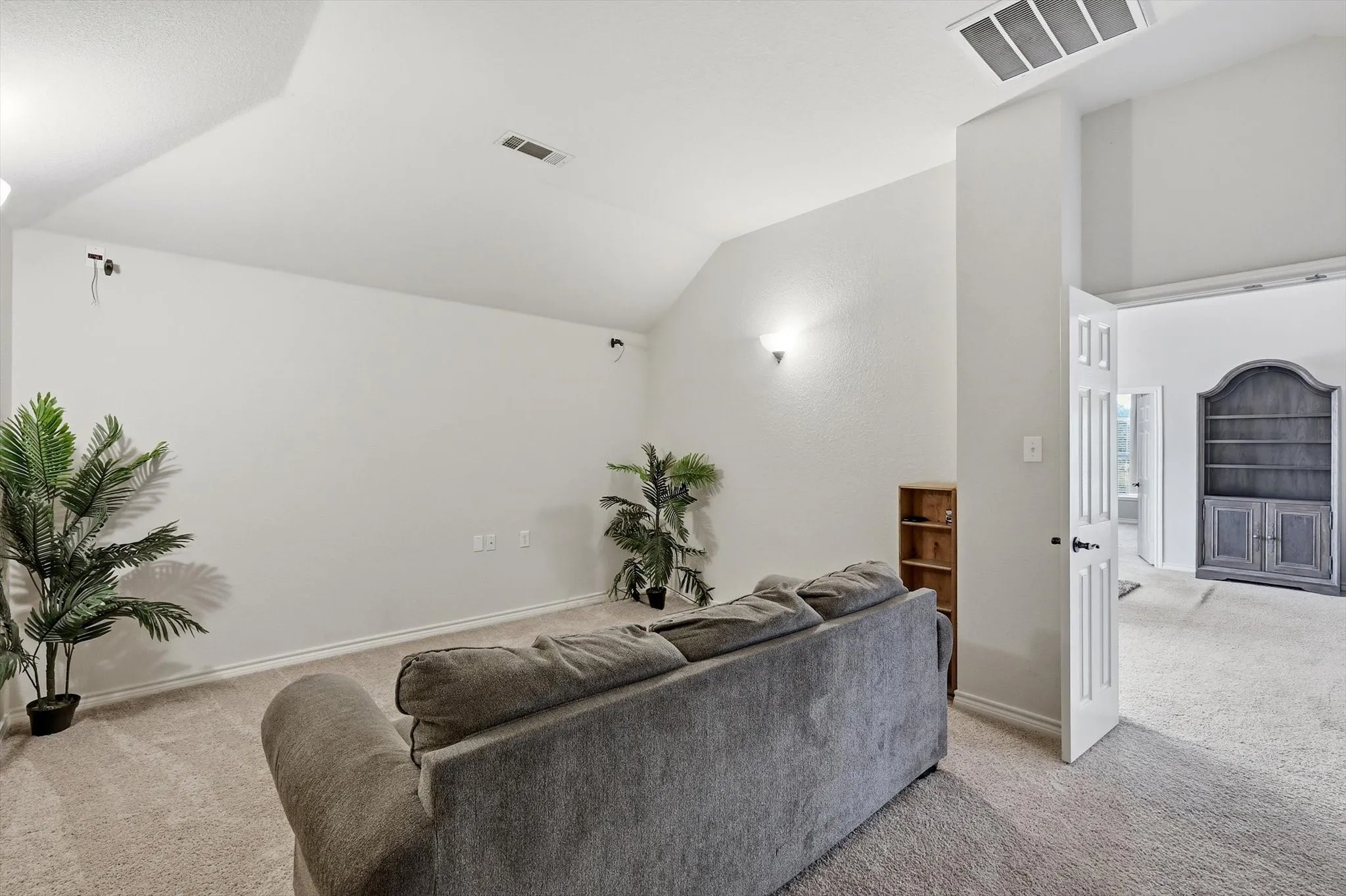 Single Family Residence For Sale in Collin County , 15226 Preachers Lane, Frisco, Texas 75035, 5 Bedroom, 4 Bathroom, 2 Garage spaces, 3,857 Sqft, built in 2005, mls#21289818, Real Estate Agent in Frisco, Homes For Sale in Collin county, Homes For Sale in Frisco, Realtor in Frisco Texas, Real Estate Brokerage Independent Realty Texas, Luminita Cordes Realtor