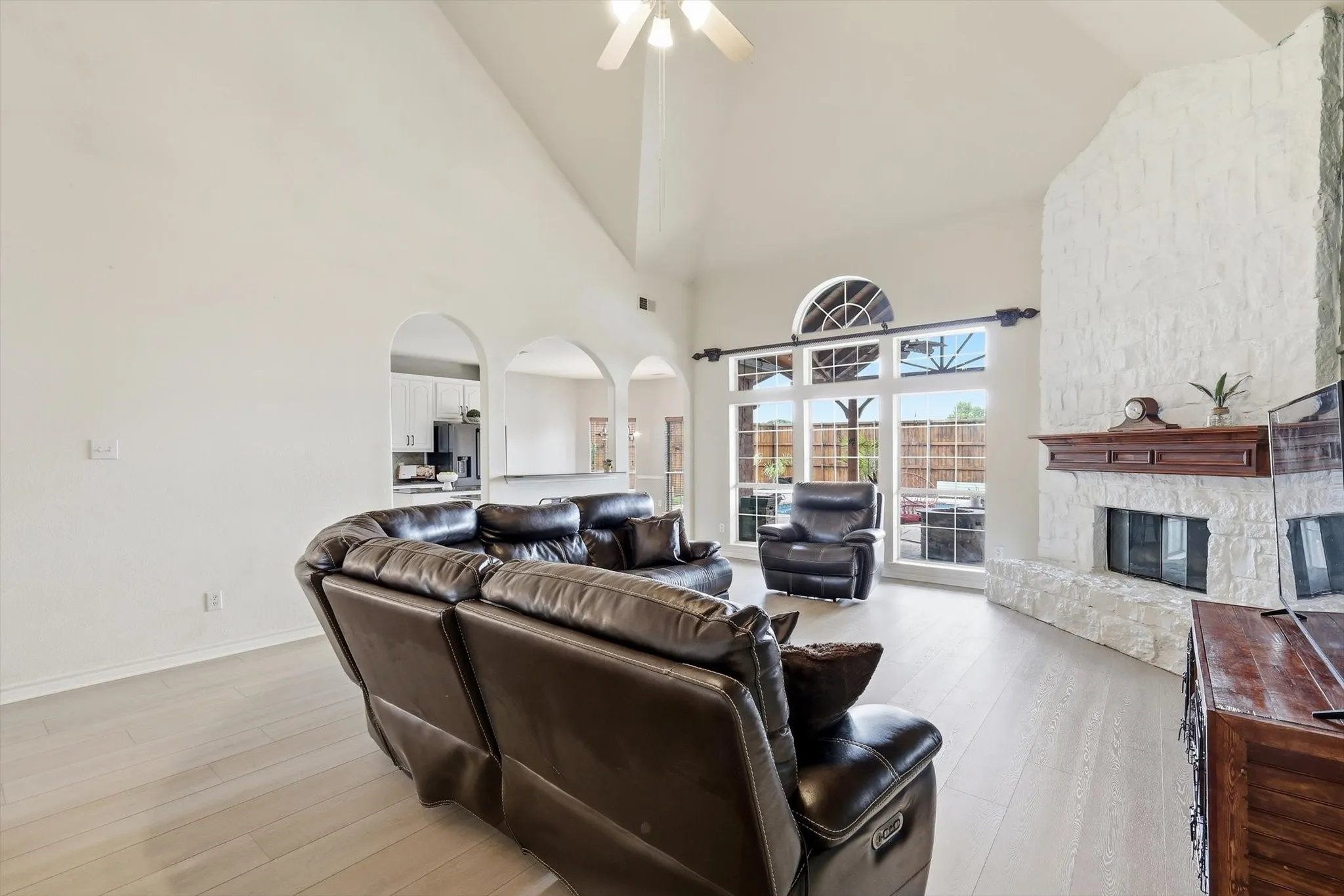 Single Family Residence For Sale in Collin County , 15226 Preachers Lane, Frisco, Texas 75035, 5 Bedroom, 4 Bathroom, 2 Garage spaces, 3,857 Sqft, built in 2005, mls#21289818, Real Estate Agent in Frisco, Homes For Sale in Collin county, Homes For Sale in Frisco, Realtor in Frisco Texas, Real Estate Brokerage Independent Realty Texas, Luminita Cordes Realtor