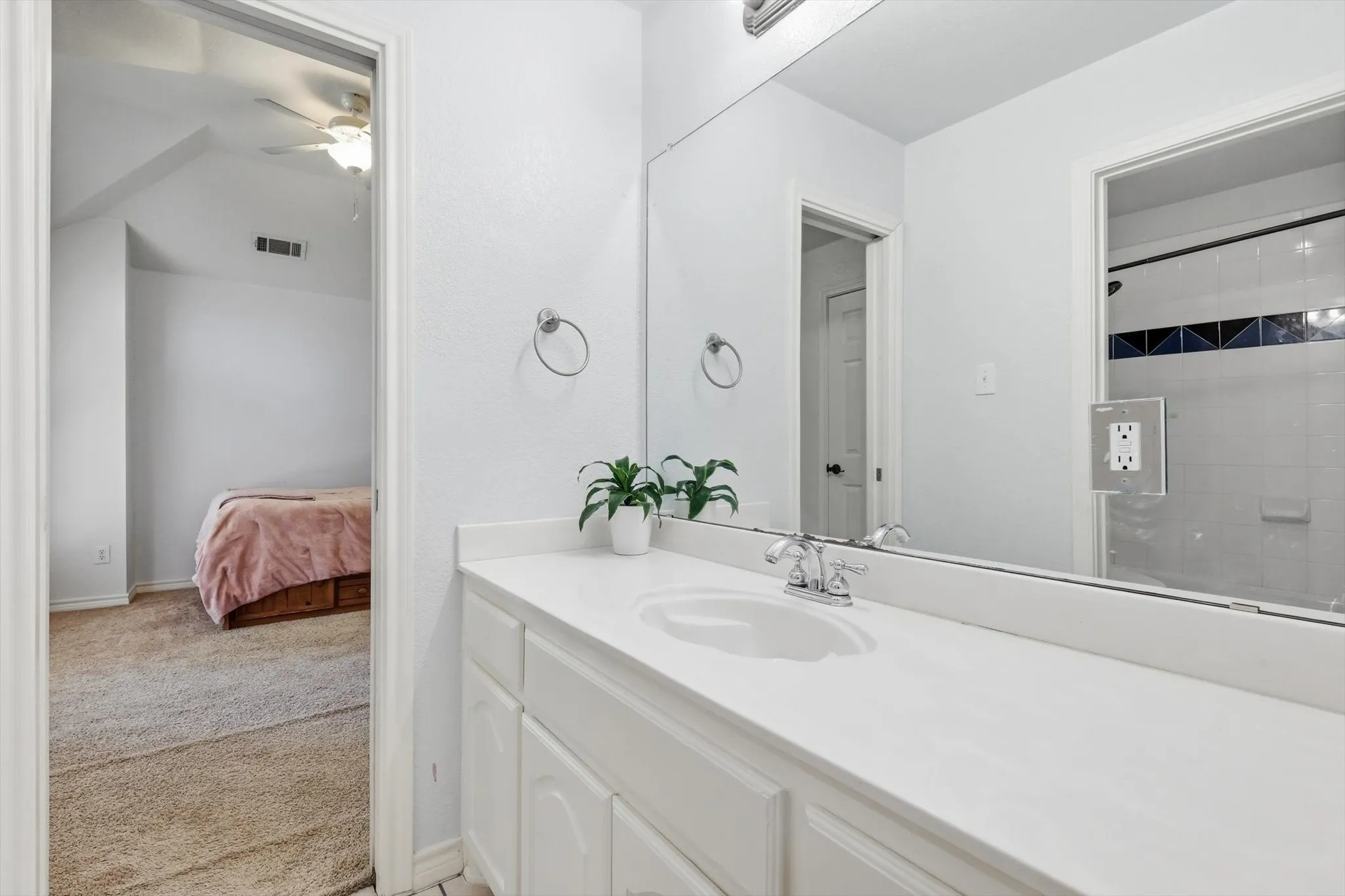 Single Family Residence For Sale in Collin County , 15226 Preachers Lane, Frisco, Texas 75035, 5 Bedroom, 4 Bathroom, 2 Garage spaces, 3,857 Sqft, built in 2005, mls#21289818, Real Estate Agent in Frisco, Homes For Sale in Collin county, Homes For Sale in Frisco, Realtor in Frisco Texas, Real Estate Brokerage Independent Realty Texas, Luminita Cordes Realtor
