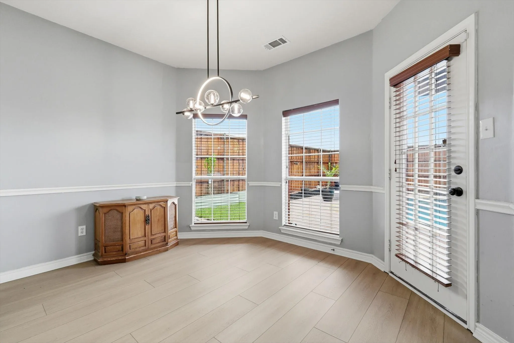 Single Family Residence For Sale in Collin County , 15226 Preachers Lane, Frisco, Texas 75035, 5 Bedroom, 4 Bathroom, 2 Garage spaces, 3,857 Sqft, built in 2005, mls#21289818, Real Estate Agent in Frisco, Homes For Sale in Collin county, Homes For Sale in Frisco, Realtor in Frisco Texas, Real Estate Brokerage Independent Realty Texas, Luminita Cordes Realtor