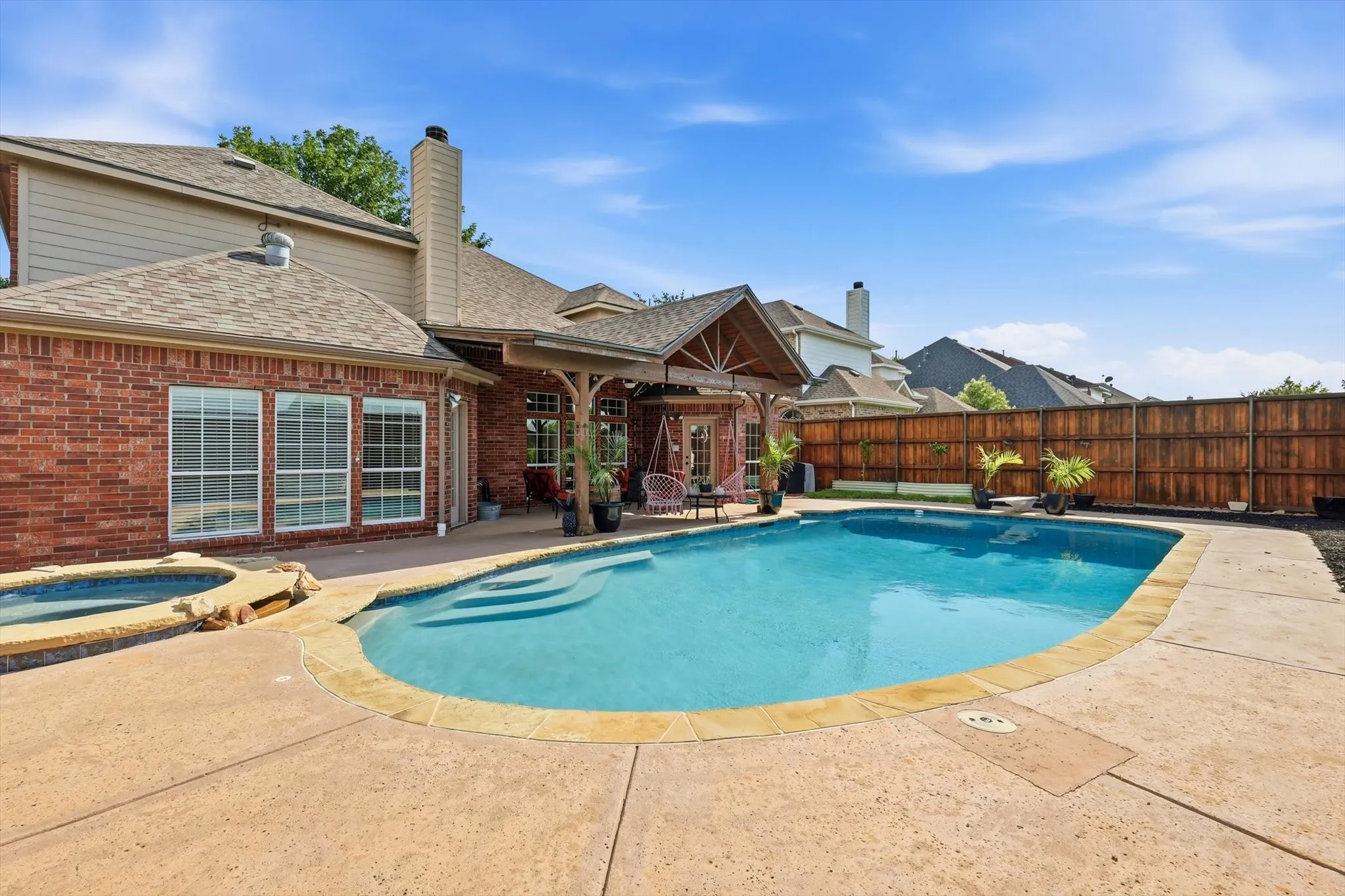 Single Family Residence For Sale in Collin County , 15226 Preachers Lane, Frisco, Texas 75035, 5 Bedroom, 4 Bathroom, 2 Garage spaces, 3,857 Sqft, built in 2005, mls#21289818, Real Estate Agent in Frisco, Homes For Sale in Collin county, Homes For Sale in Frisco, Realtor in Frisco Texas, Real Estate Brokerage Independent Realty Texas, Luminita Cordes Realtor