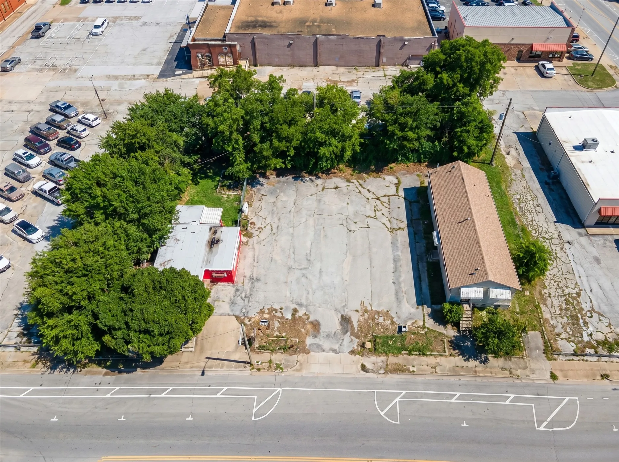 Business For Sale in Tarrant County , 315 Hemphill Street, Fort Worth, Texas 76104, 0, 0, Garage spaces, 2,480 Sqft, built in 1949, mls#21304275, Real Estate Agent in Fort Worth, Homes For Sale in Tarrant county, Homes For Sale in Fort Worth, Realtor in Fort Worth Texas, Real Estate Brokerage Independent Realty Texas, Luminita Cordes Realtor
